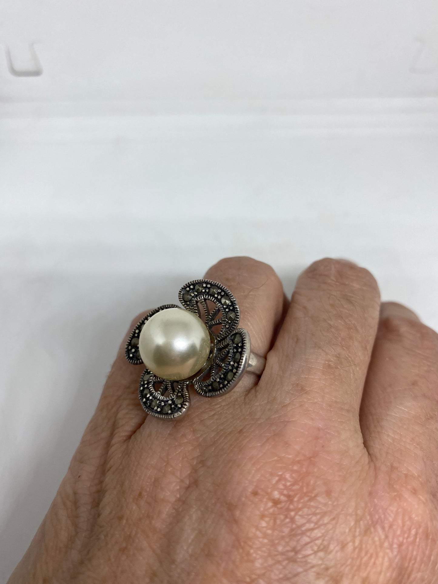 Vintage Mother of Pearl 925 Sterling Silver Marcasite Ring