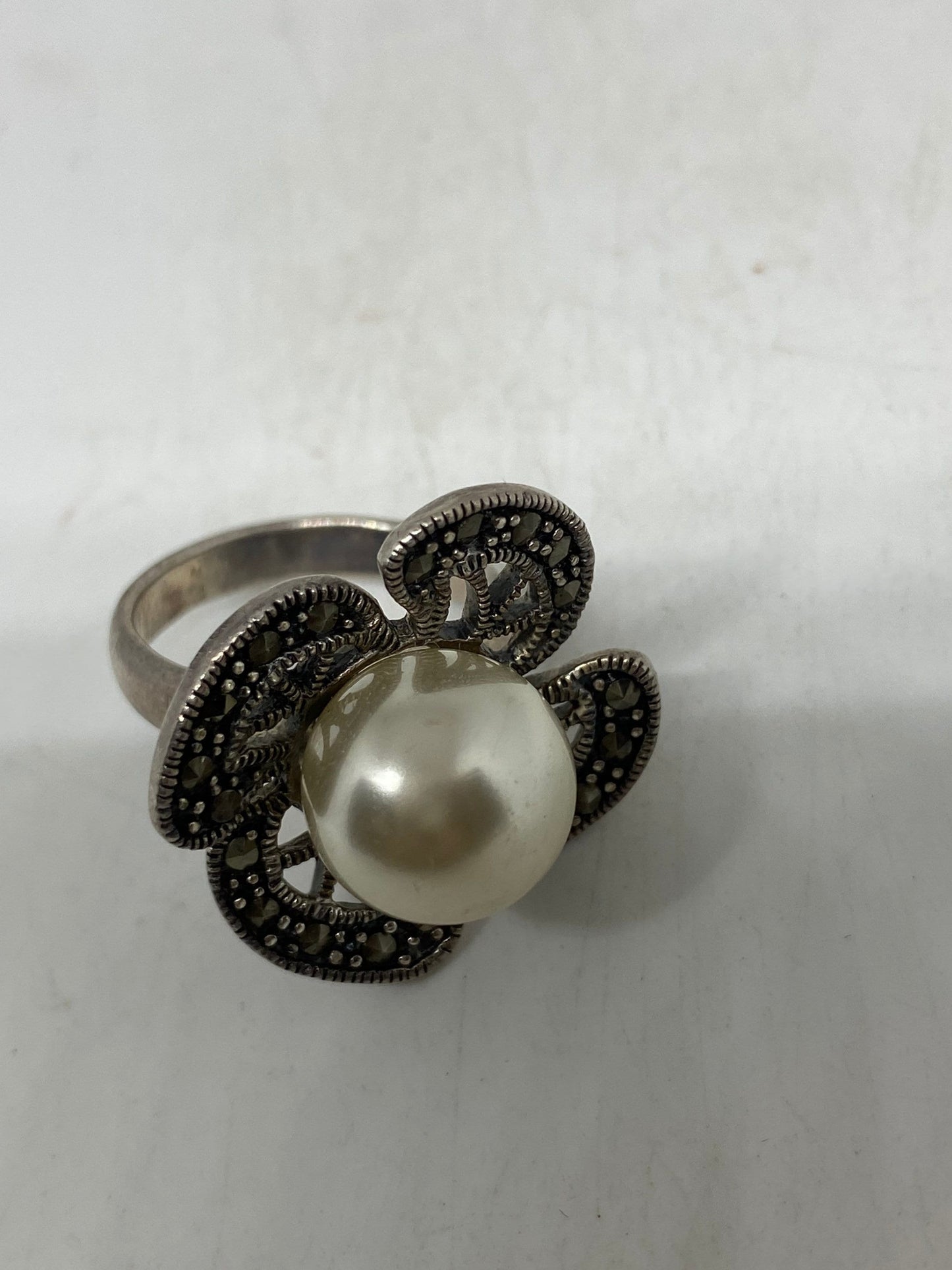 Vintage Mother of Pearl 925 Sterling Silver Marcasite Ring