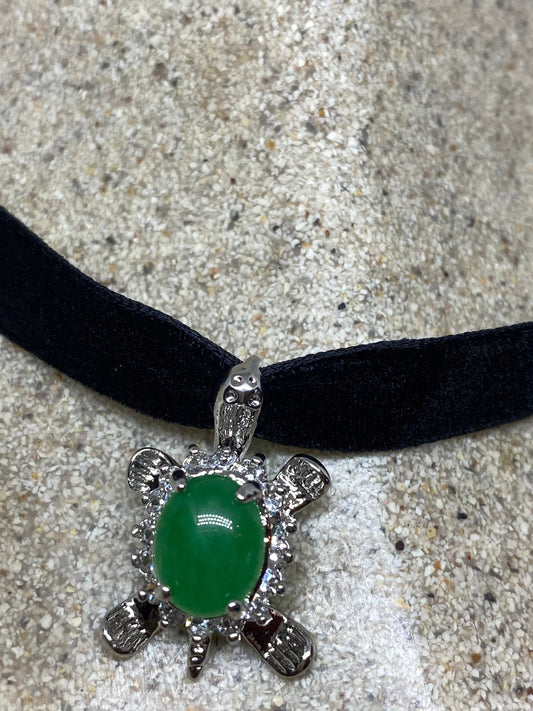 Vintage Green Jade Flower Choker Silver Finish Necklace Pendant