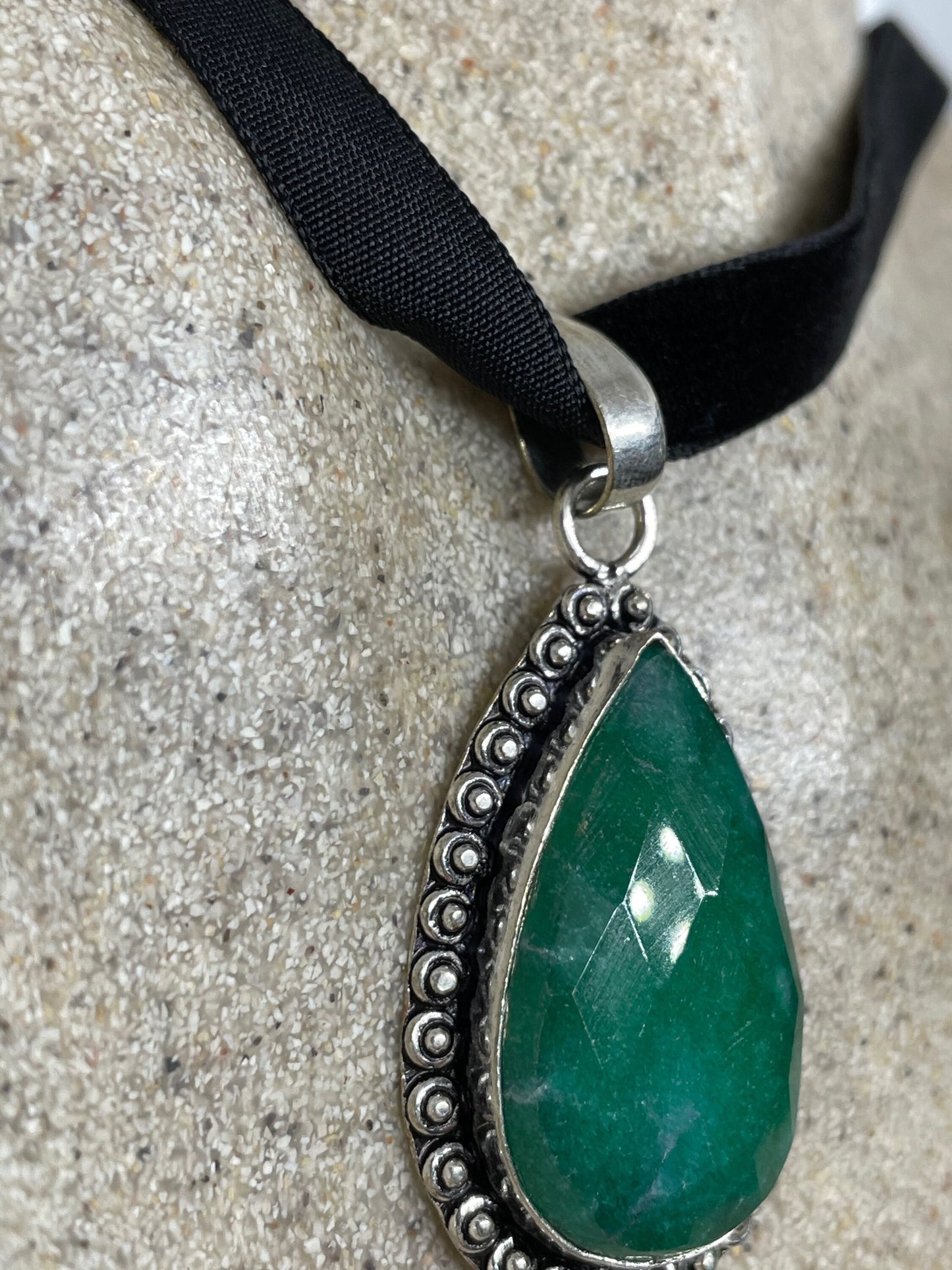 Handmade Vintage Green Chrysoprase Crystal Choker Pendant