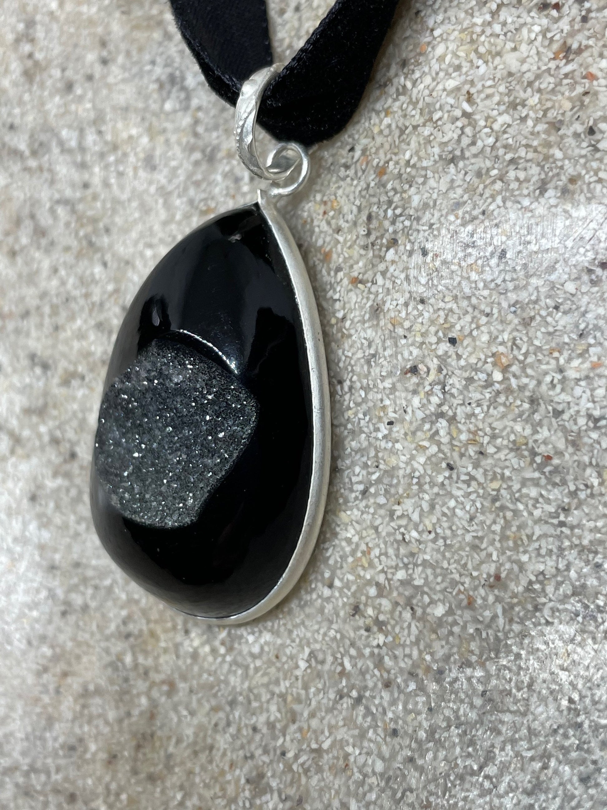 Vintage Silver Genuine Black Onyx druzy Dangle Pendant Necklace