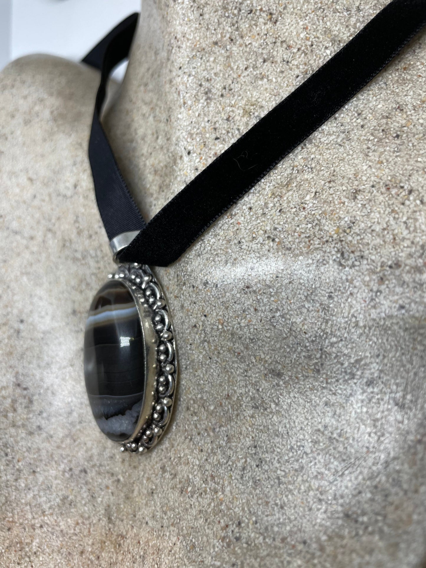 Vintage Silver Genuine Banded Black Onyx Agate Choker Black Velvet Ribbon Pendant Necklace