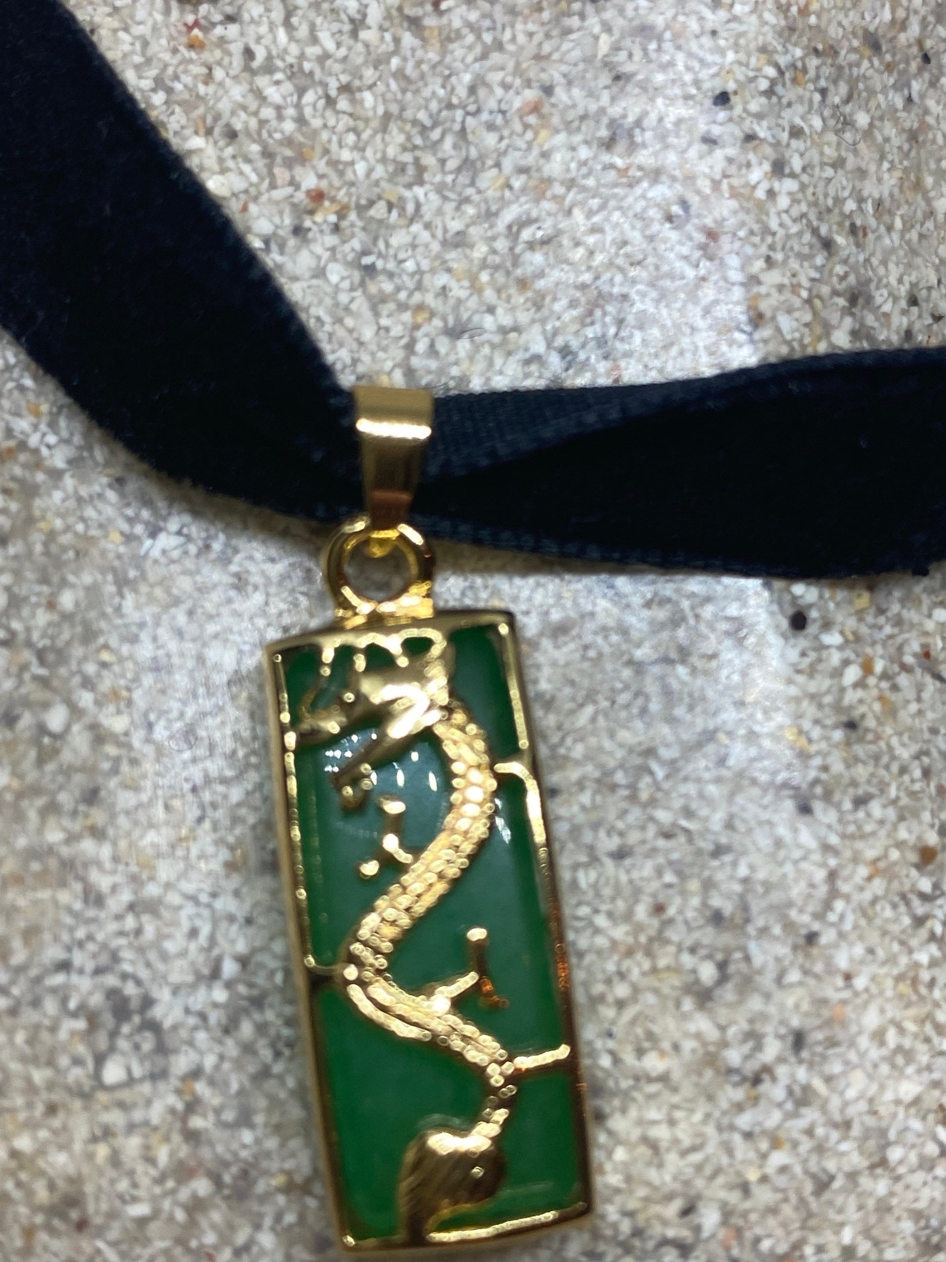 Vintage Green Jade Dragon Choker Golden Necklace Pendant
