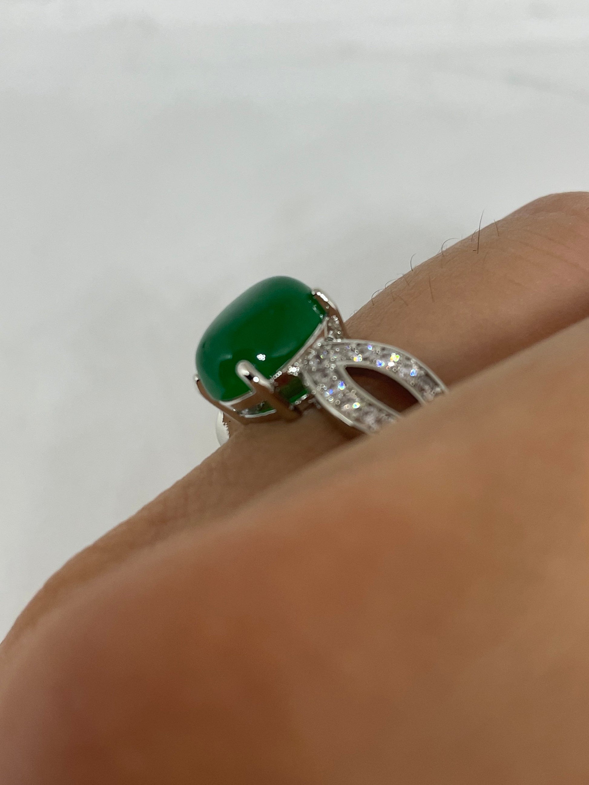 Vintage Lucky Green Nephrite Jade Ring