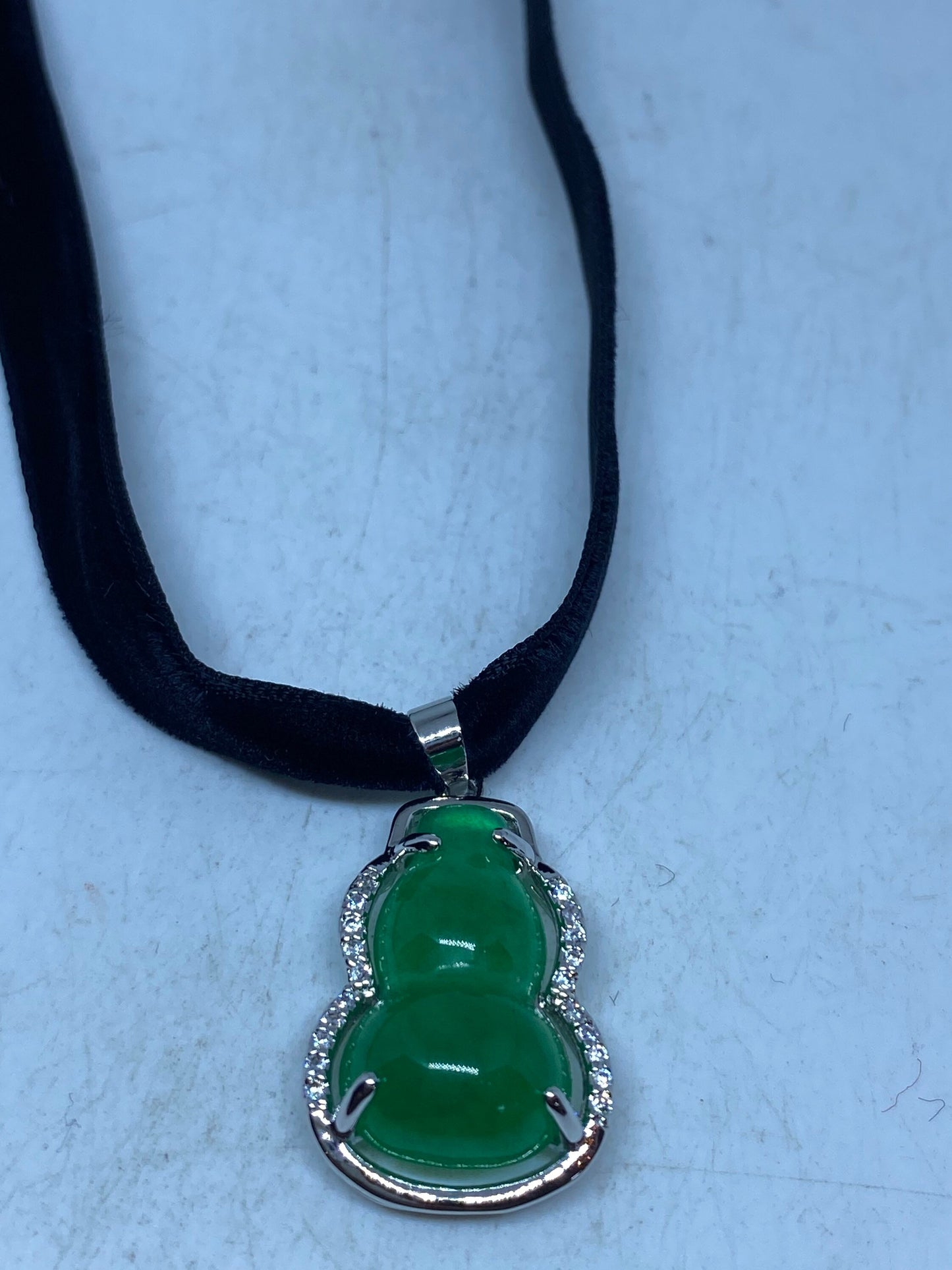 Vintage Green Jade Buddhist Gourd Choker Necklace Pendant