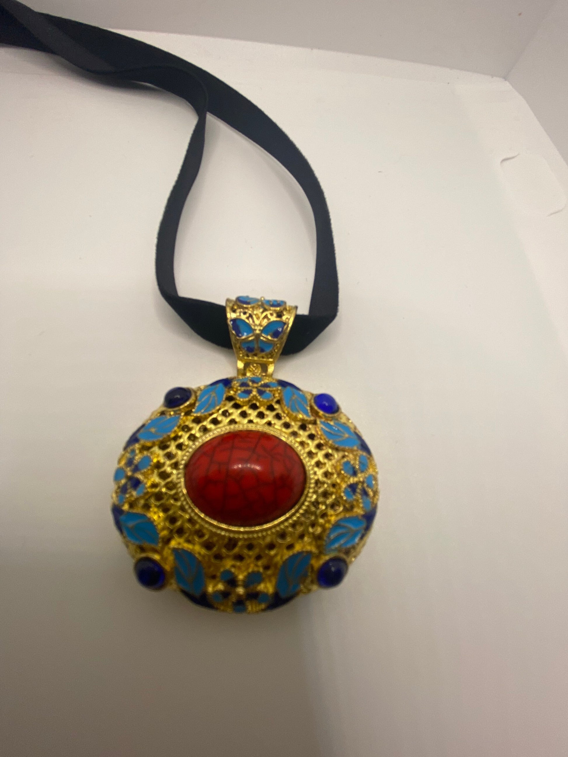 Vintage Cloisonné Choker Pendant Necklace Golden with Blue Enamel