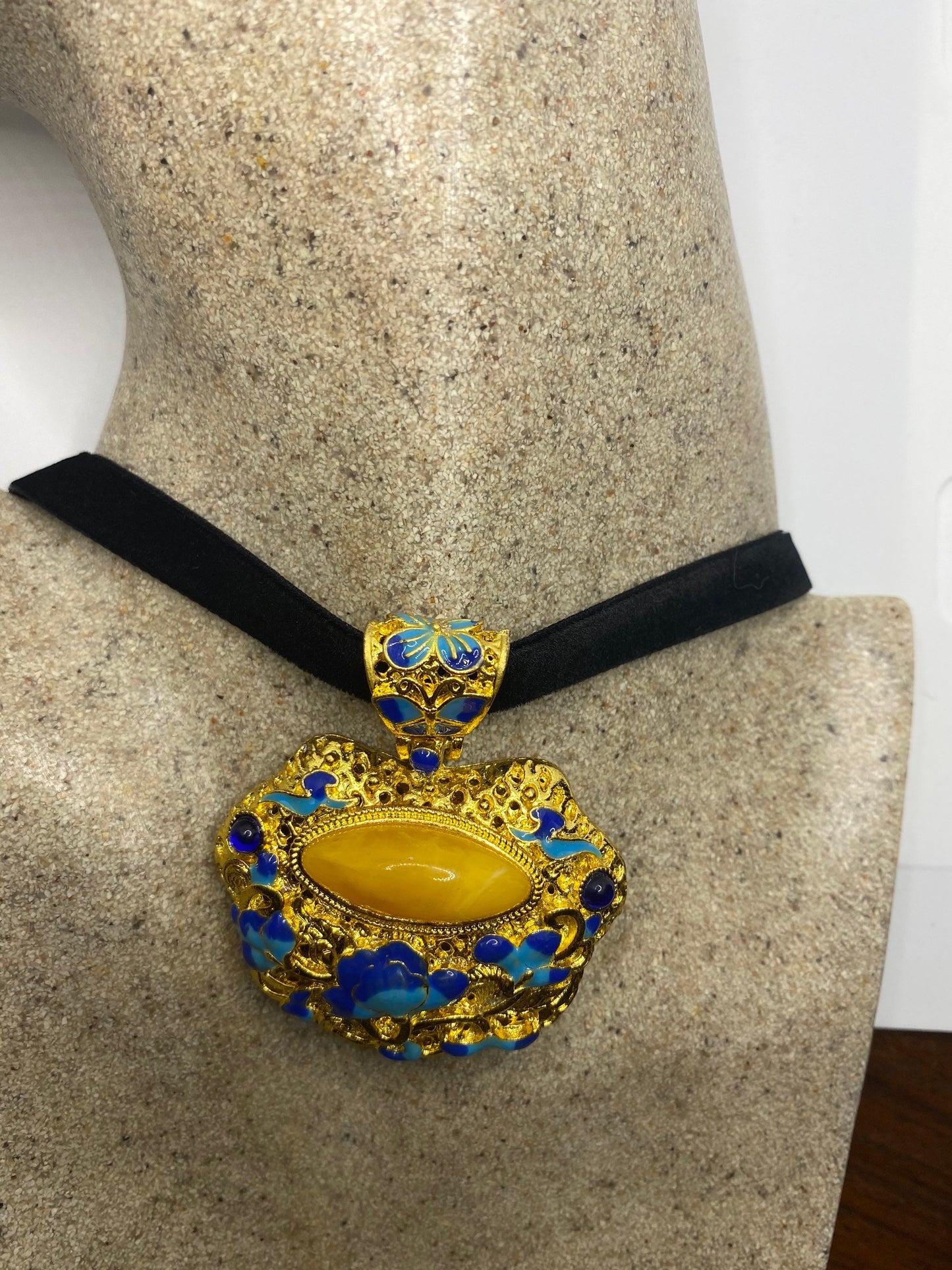 Vintage Cloisonné Choker Pendant Necklace Golden with Blue Enamel