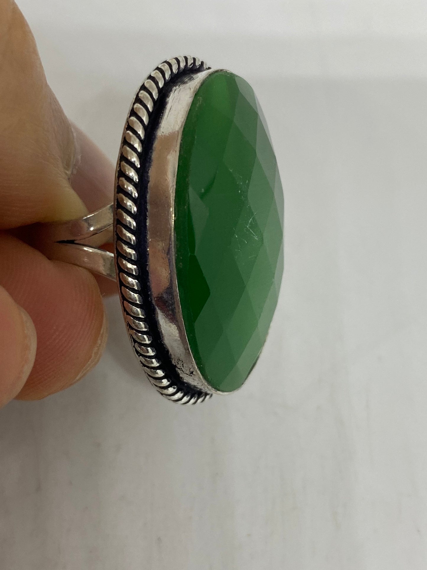 Vintage Green Cats Eye Art Glass Ring Size 7.25