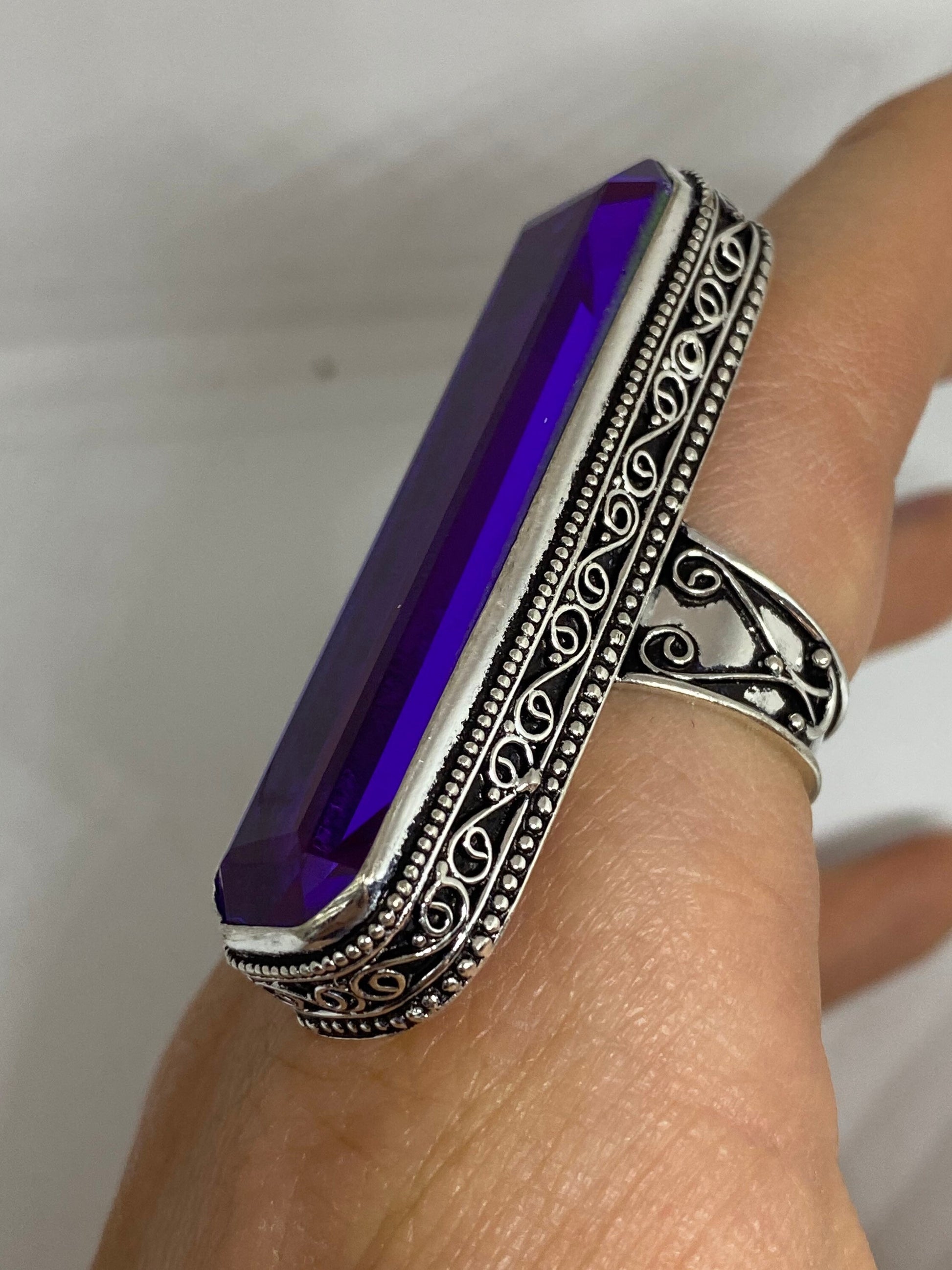 Vintage Vintage Purple Art Glass Cocktail Ring Size 8