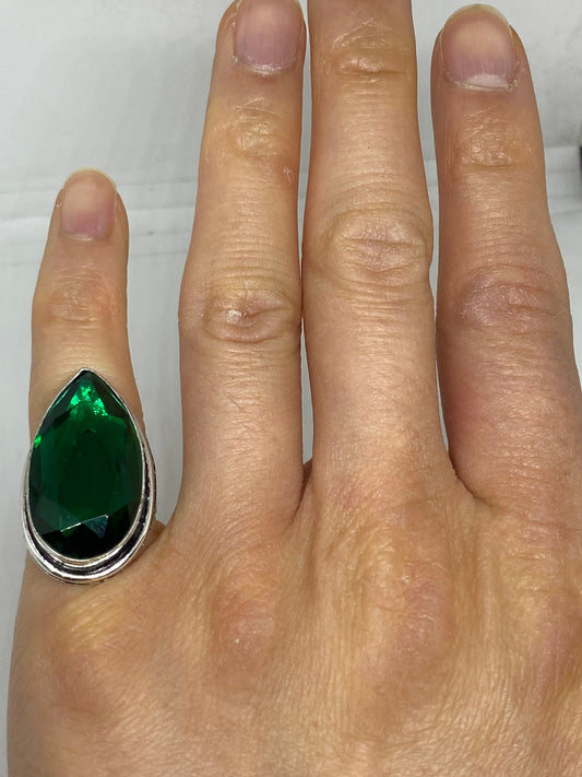 Vintage Green Vintage Art Glass Ring About 1 Inch Long Knuckle Ring