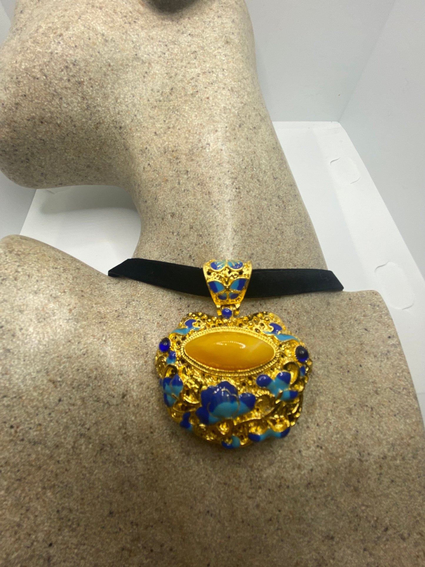 Vintage Cloisonné Choker Pendant Necklace Golden with Blue Enamel