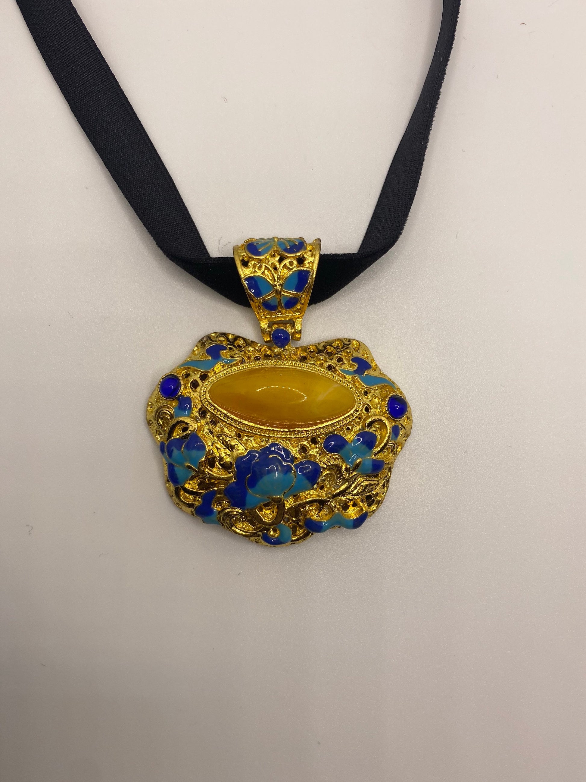 Vintage Cloisonné Choker Pendant Necklace Golden with Blue Enamel