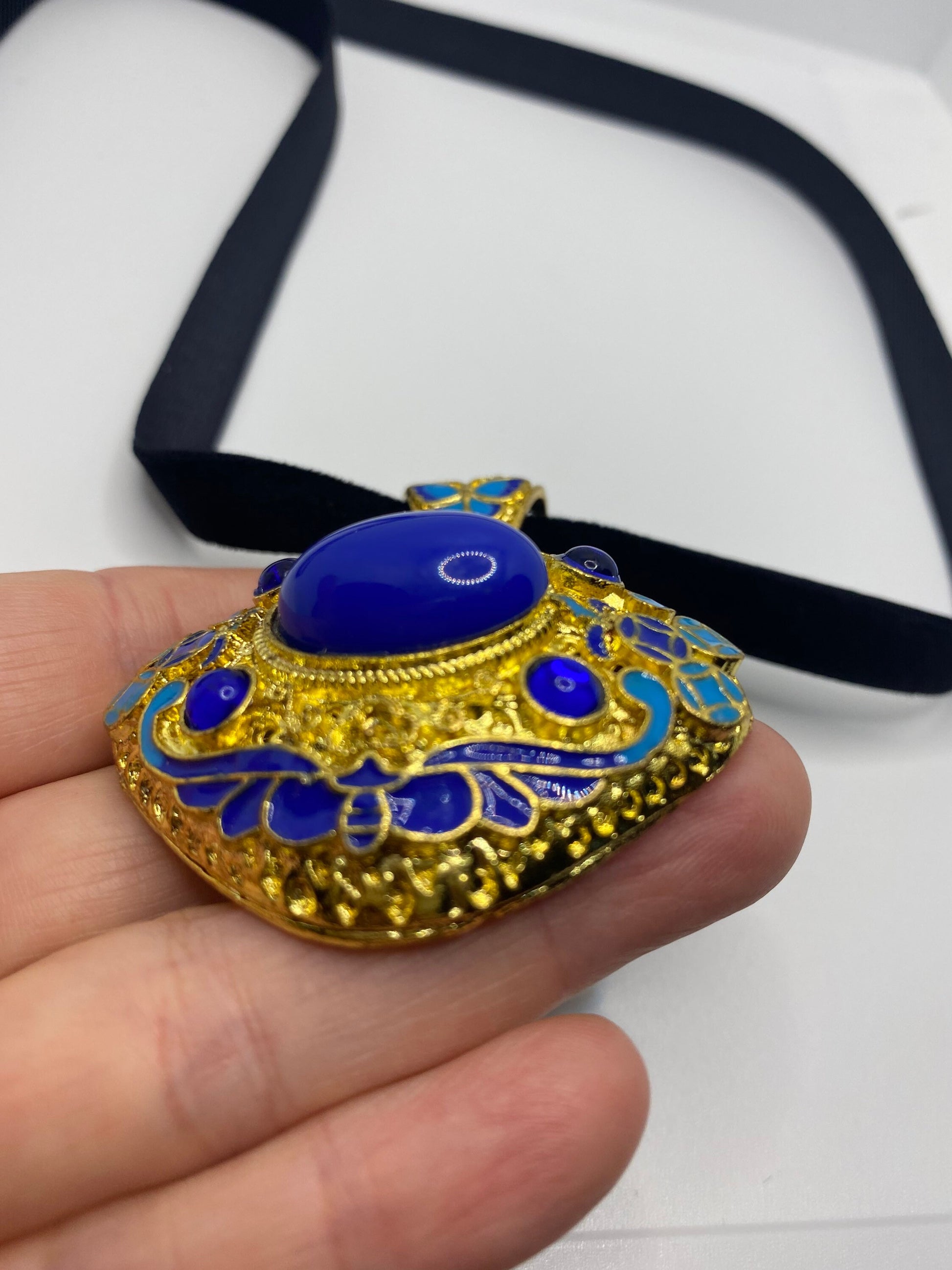 Vintage Cloisonné Choker Pendant Necklace Golden with Blue Enamel