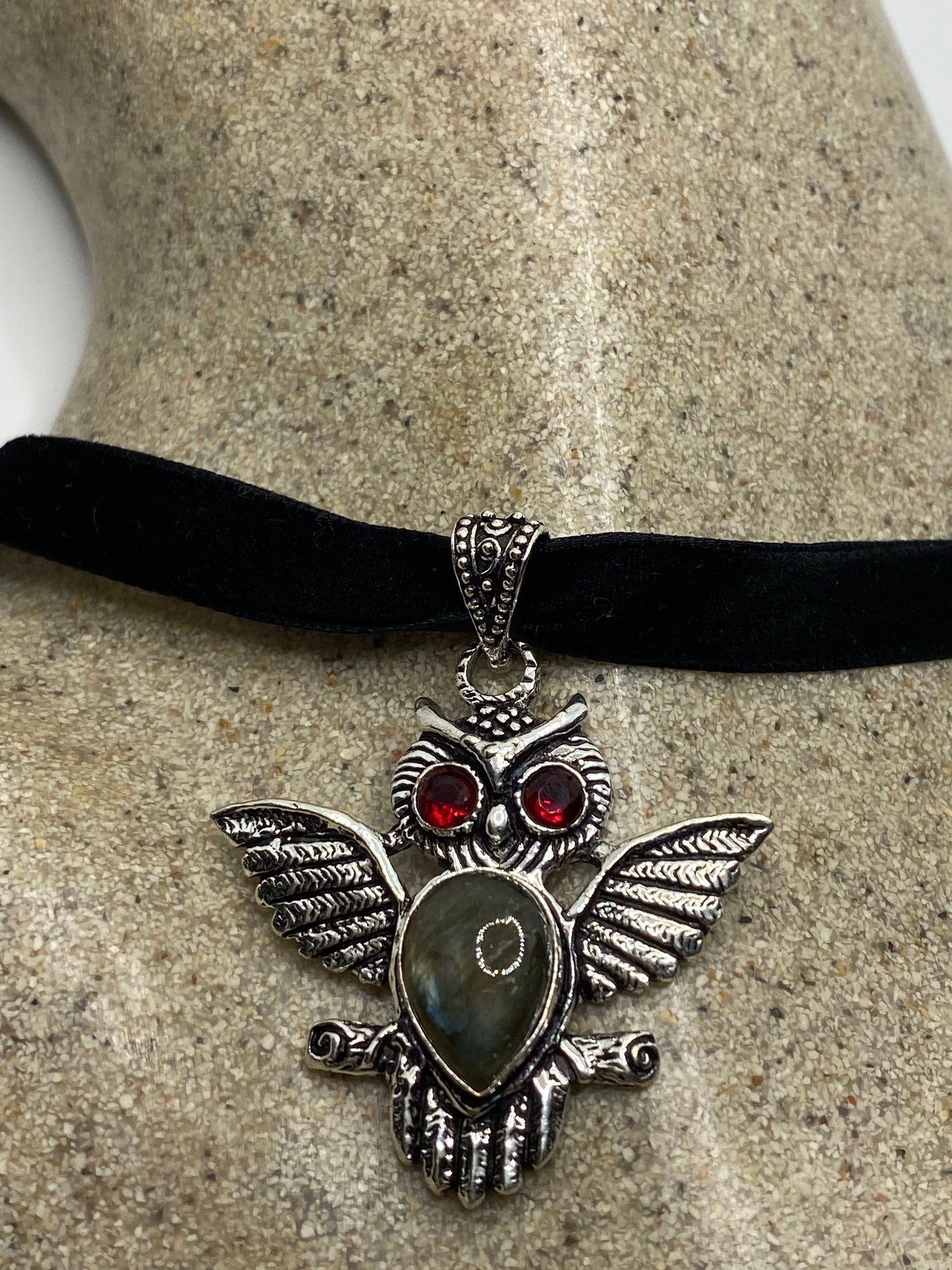 Vintage Silver Genuine Rainbow Labradorite Owl Choker Black Velvet Necklace.