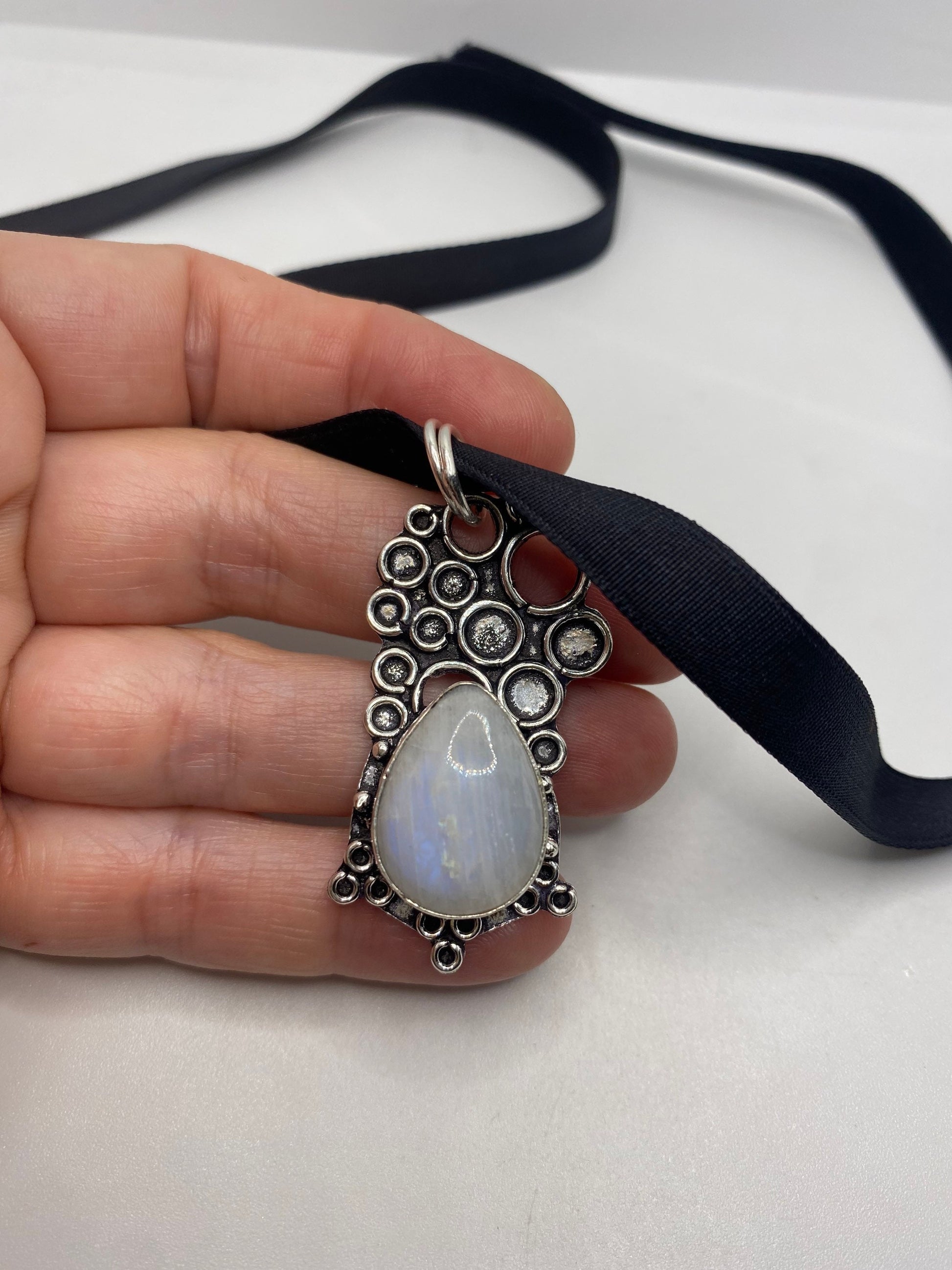 Vintage Rainbow Moonstone Choker Pendant Necklace