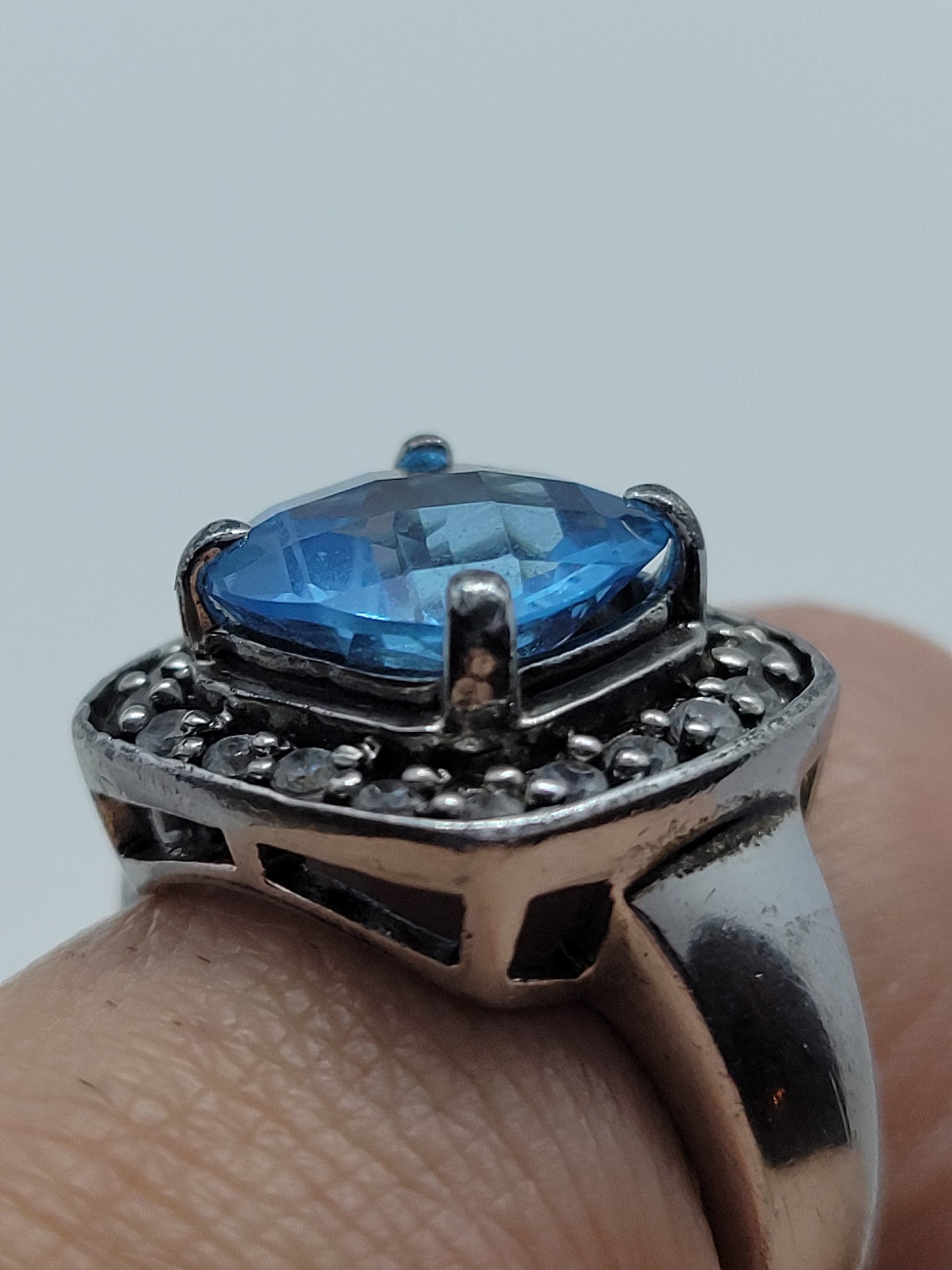 Vintage Blue Topaz and White Sapphire Ring in 925 Sterling Silver