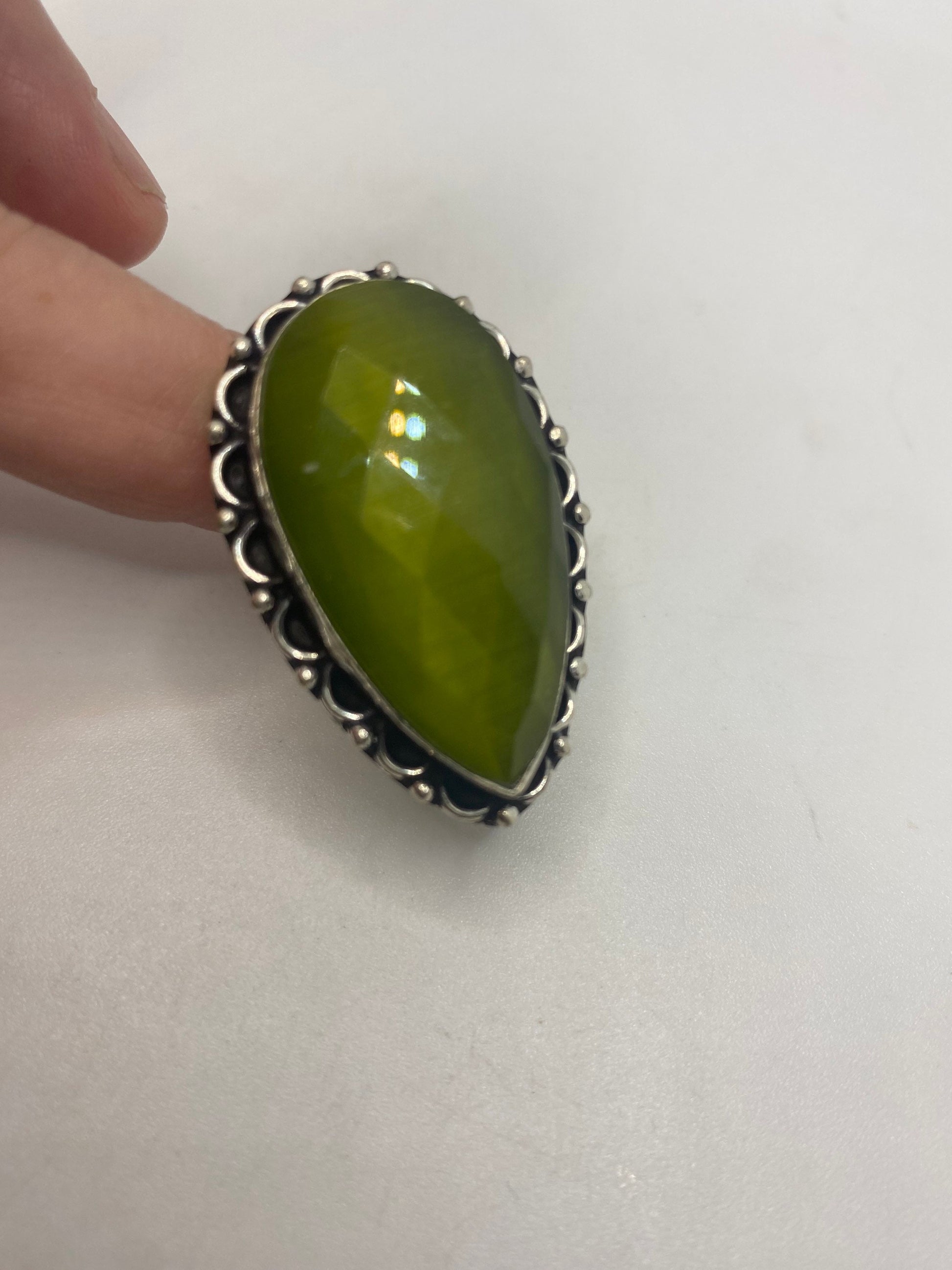 Vintage Green Cats Eye Art Glass Ring