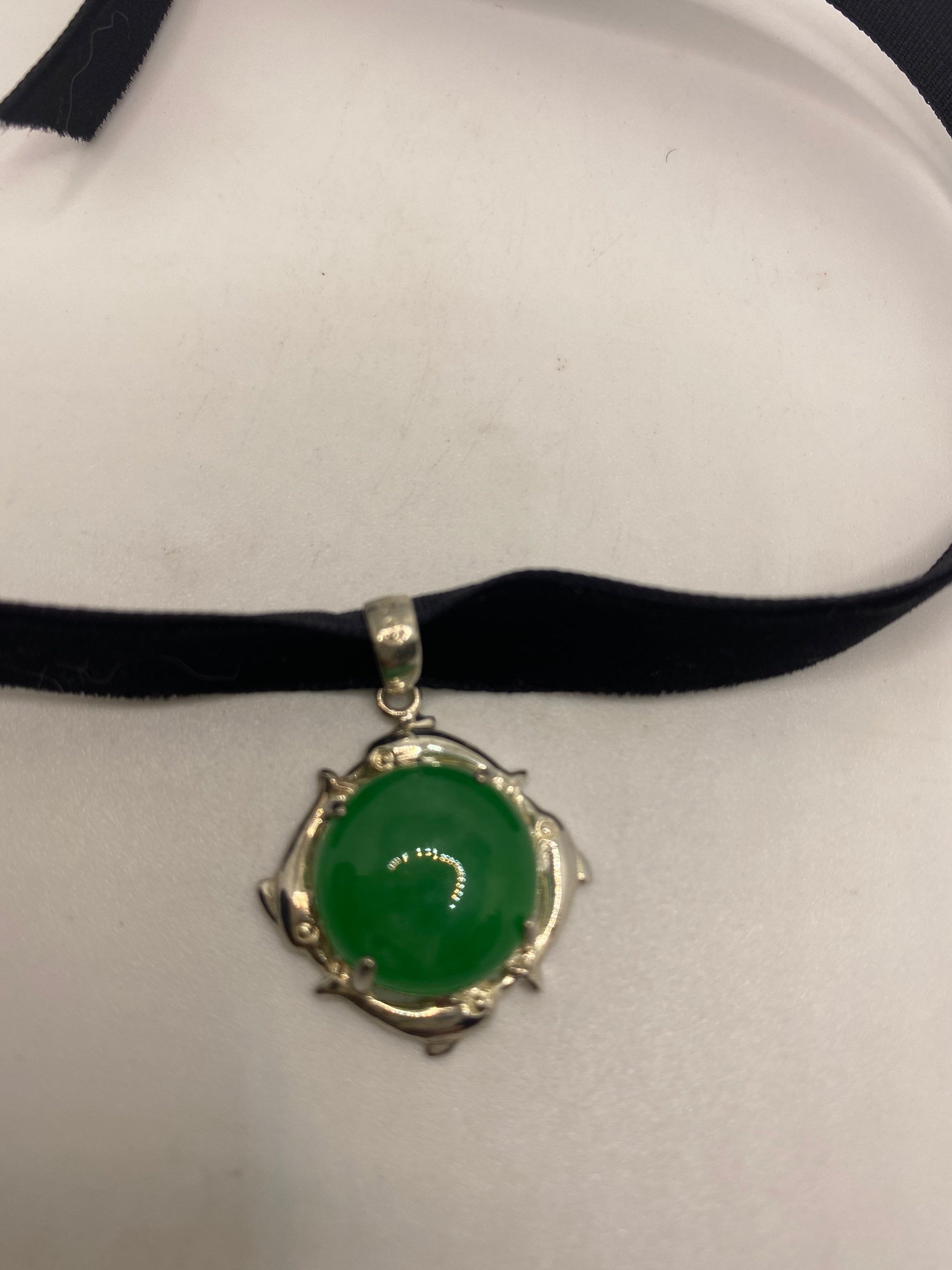 Vintage Fun Green Jade Dolphin 925 Sterling Silver Choker Black Velvet Necklace