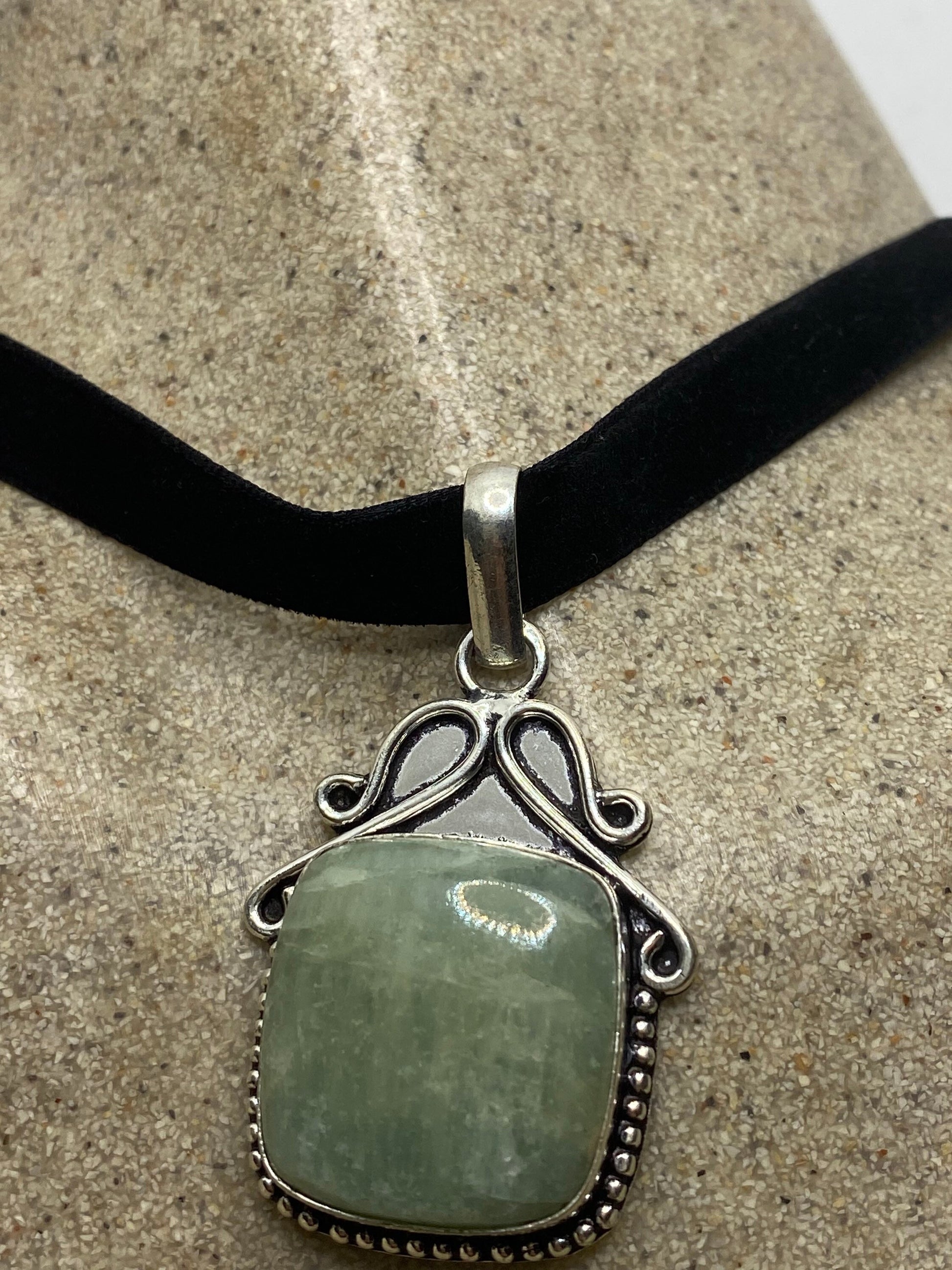 Vintage Green Aventurine Crystal Choker Pendant Necklace