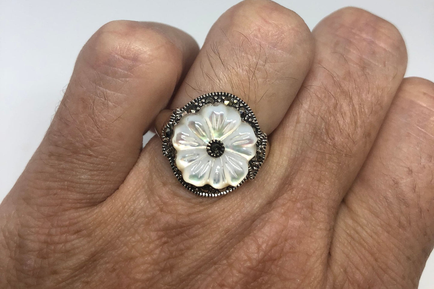 Vintage Mother of Pearl 925 Sterling Silver Marcasite Flower Ring