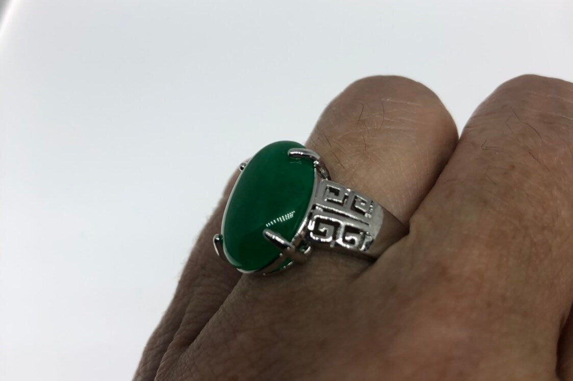 Vintage Lucky Green Nephrite Jade Ring