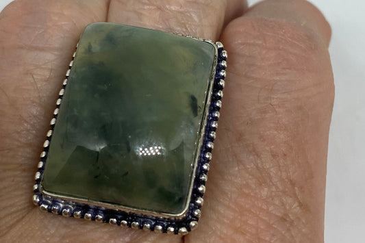 Vintage Green Nephrite Jade Ring About an Inch Long Knuckle Ring