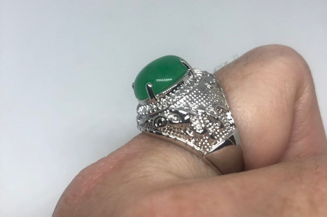 Vintage Lucky Green Nephrite Jade Ring