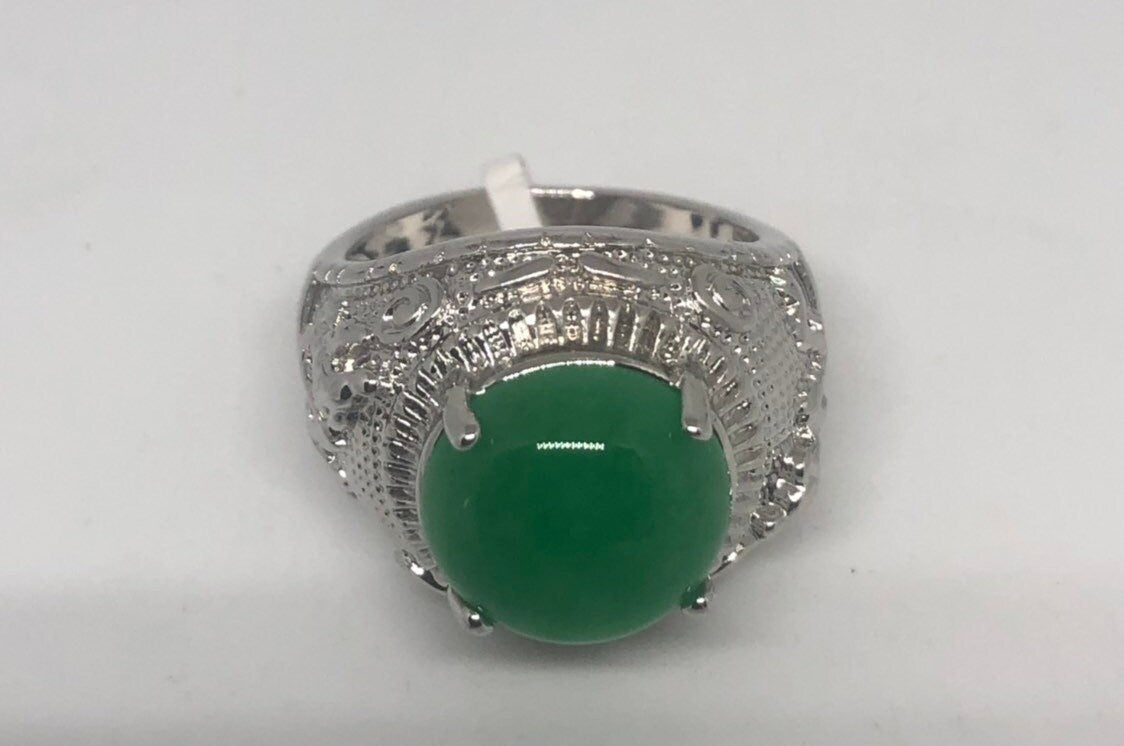 Vintage Lucky Green Nephrite Jade Ring