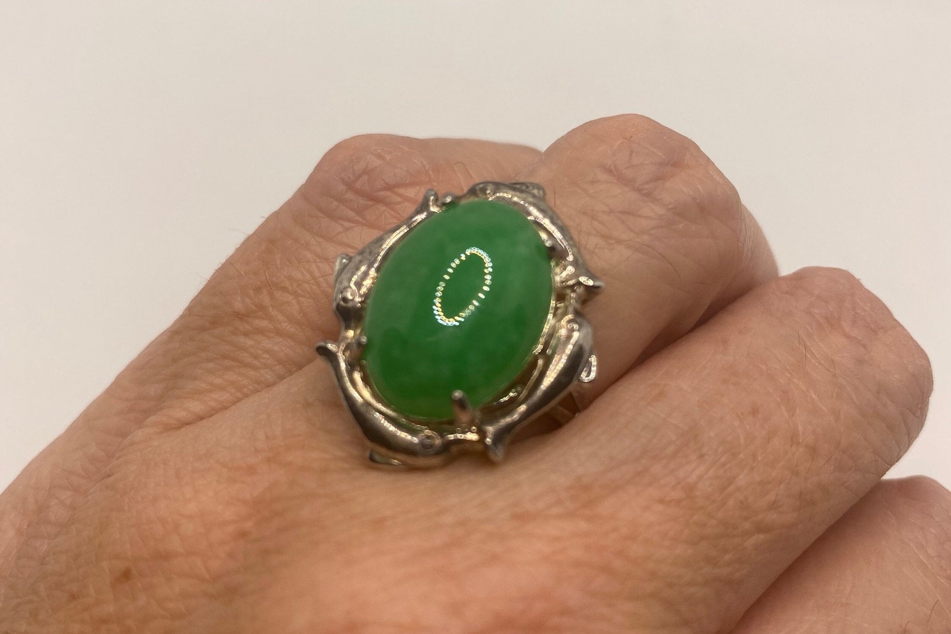 Vintage Fun Green Jade Dolphin 925 Sterling Silver Cocktail Ring