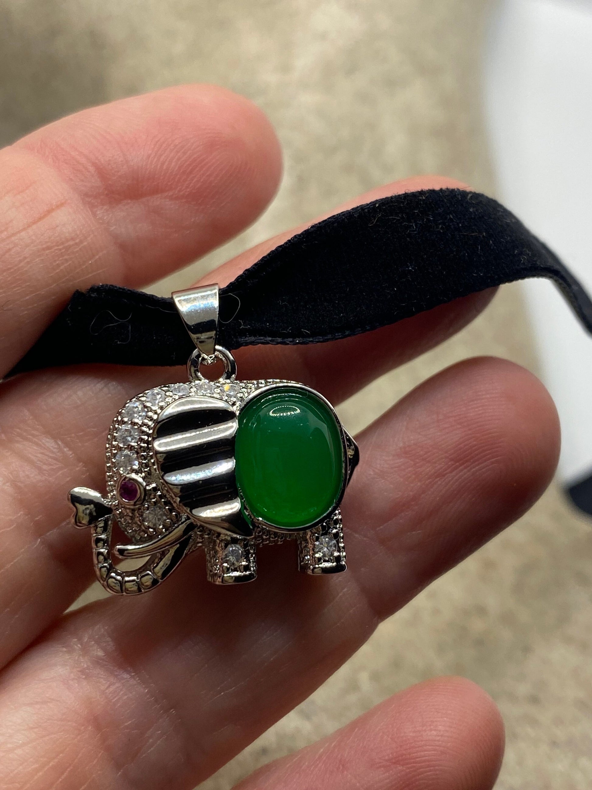 Vintage Green Jade Choker Silver Finish Elephant Necklace Pendant