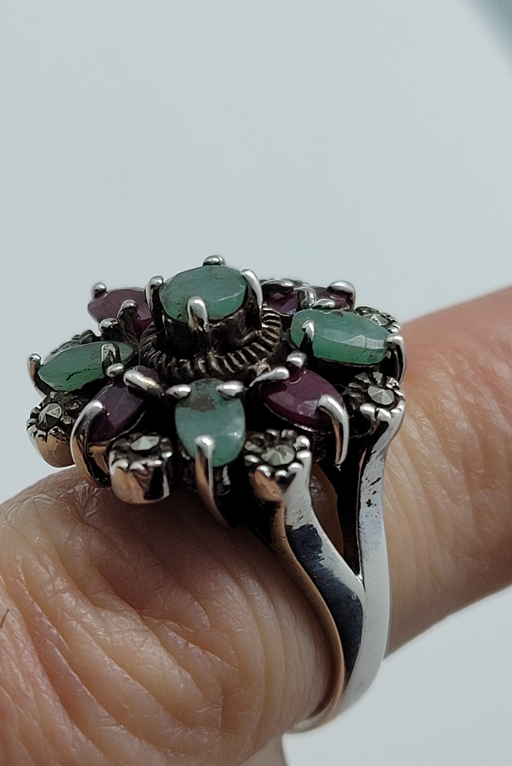 Vintage Emerald and Ruby Ring in 925 Sterling Silver with Marcasite