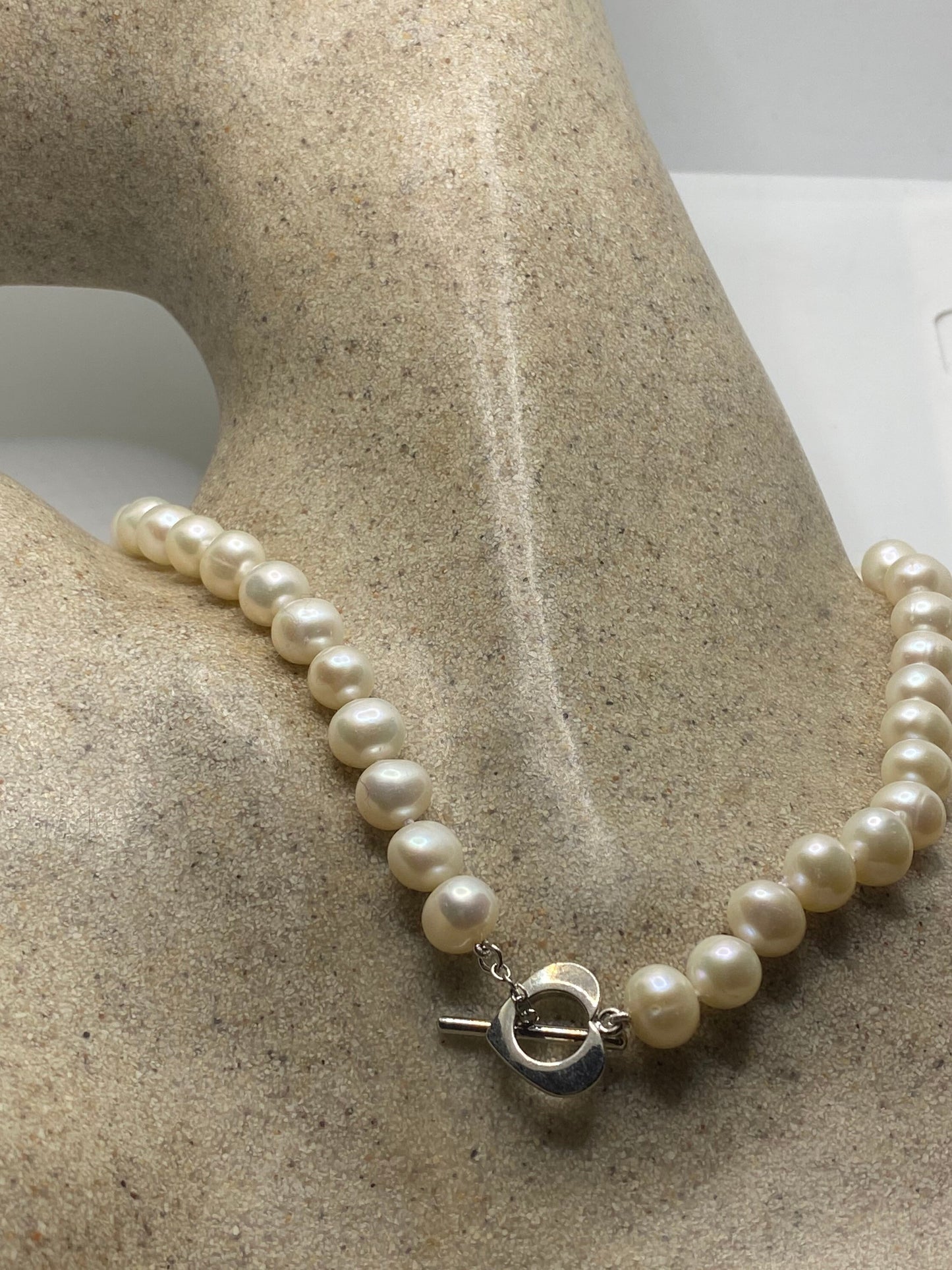 Vintage Hand Knotted White Pearl 18 in Heart Toggle Necklace