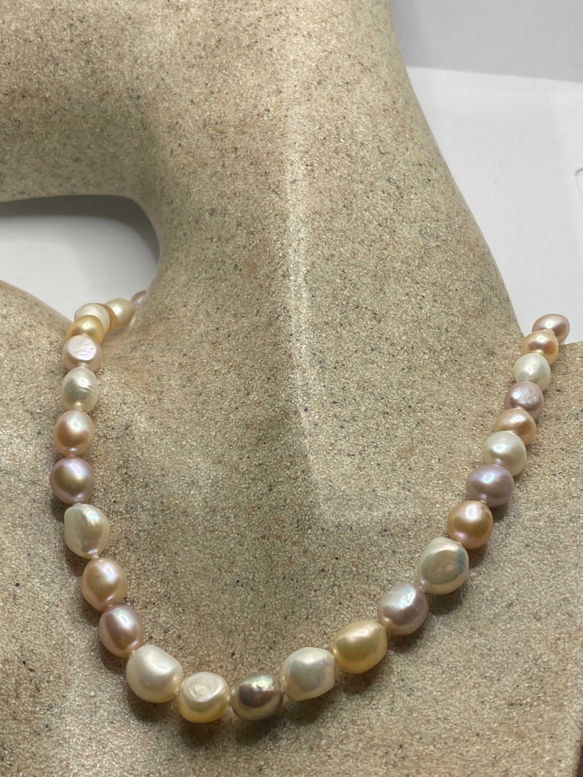 Vintage Hand Knotted Pink Pearl 16 in Necklace