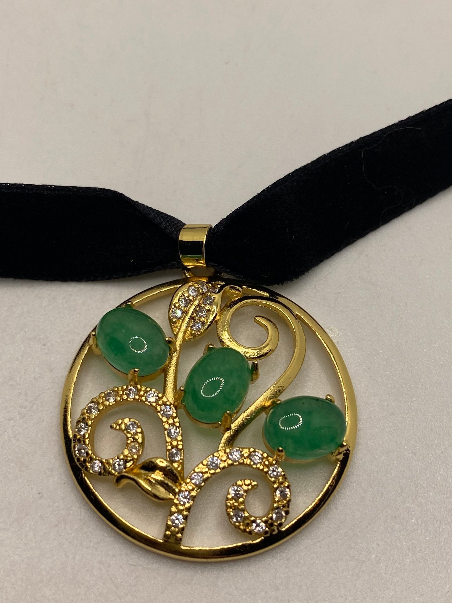 Vintage Green Jade Choker Gold Finish Necklace Pendant