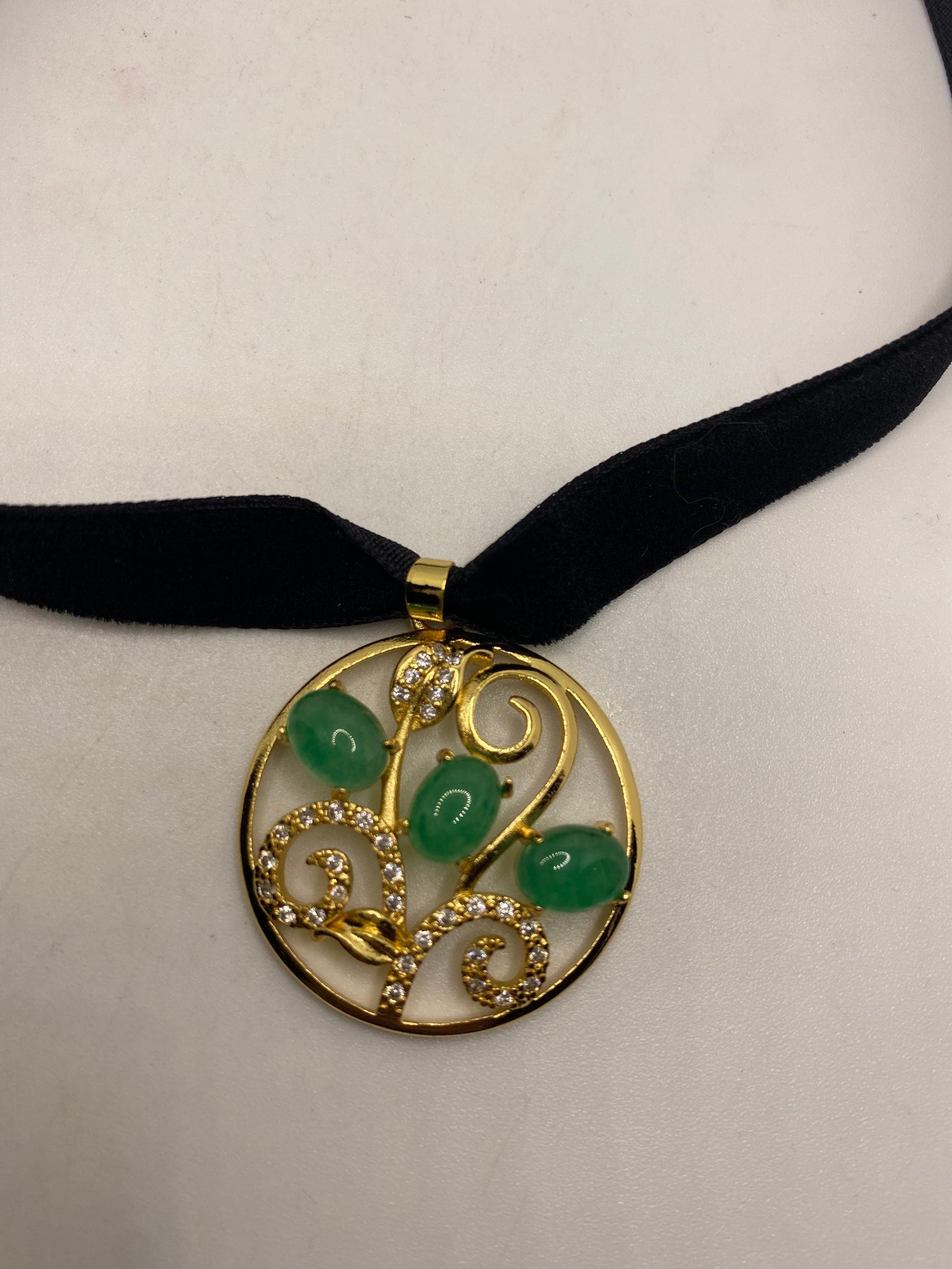 Vintage Green Jade Choker Gold Finish Necklace Pendant