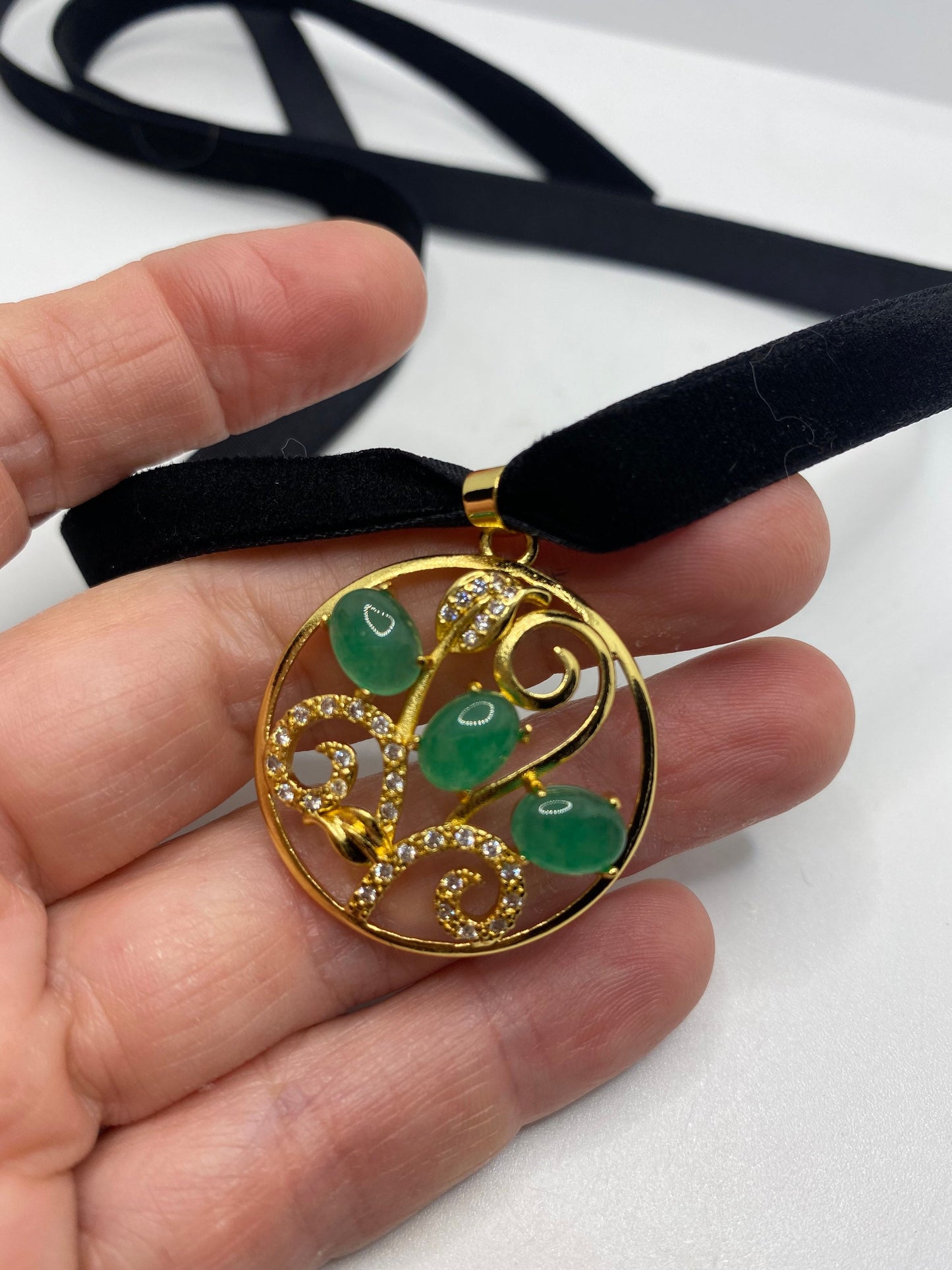 Vintage Green Jade Choker Gold Finish Necklace Pendant
