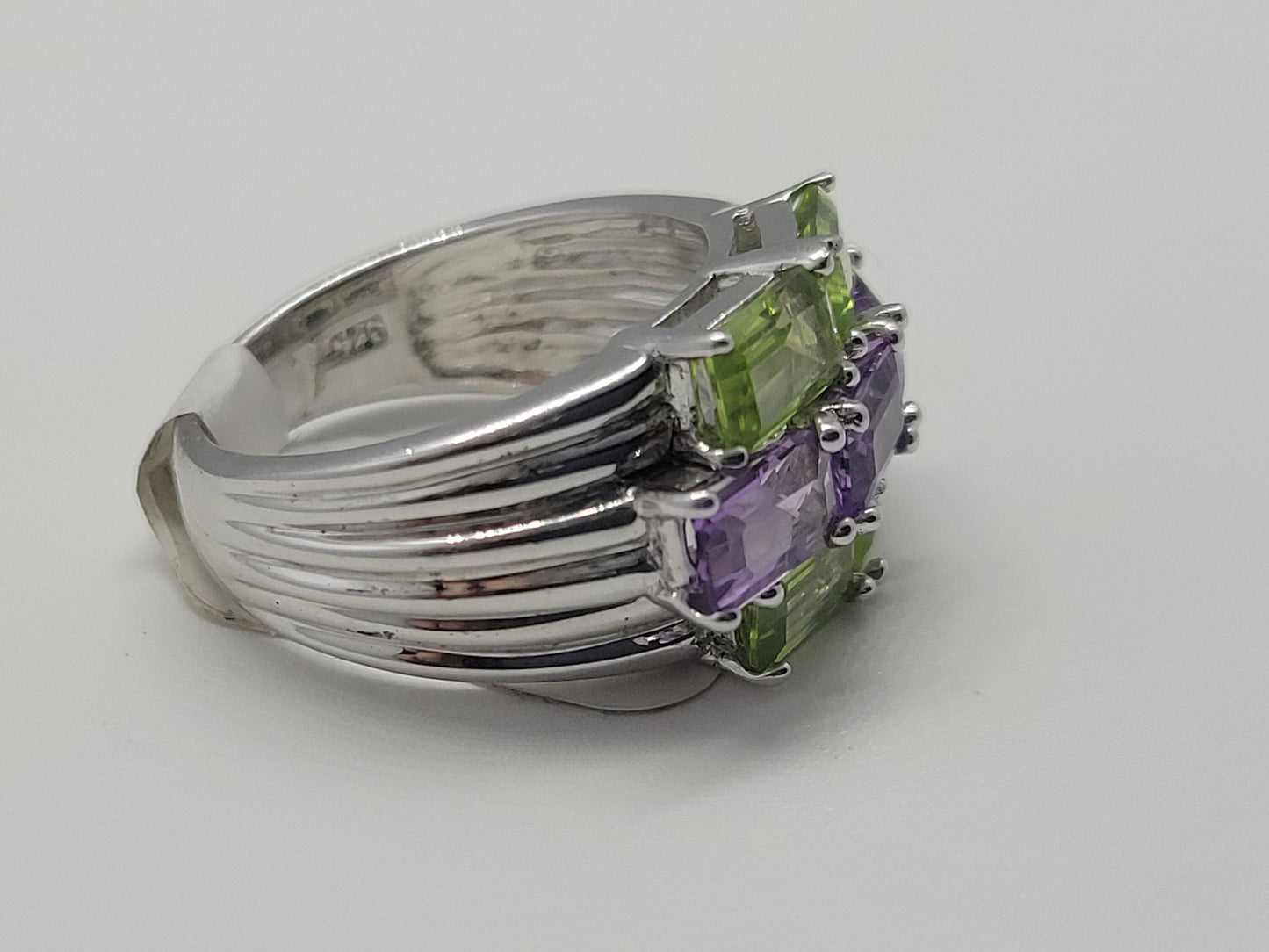 Vintage Peridot and Amethyst Ring in 925 Sterling Silver