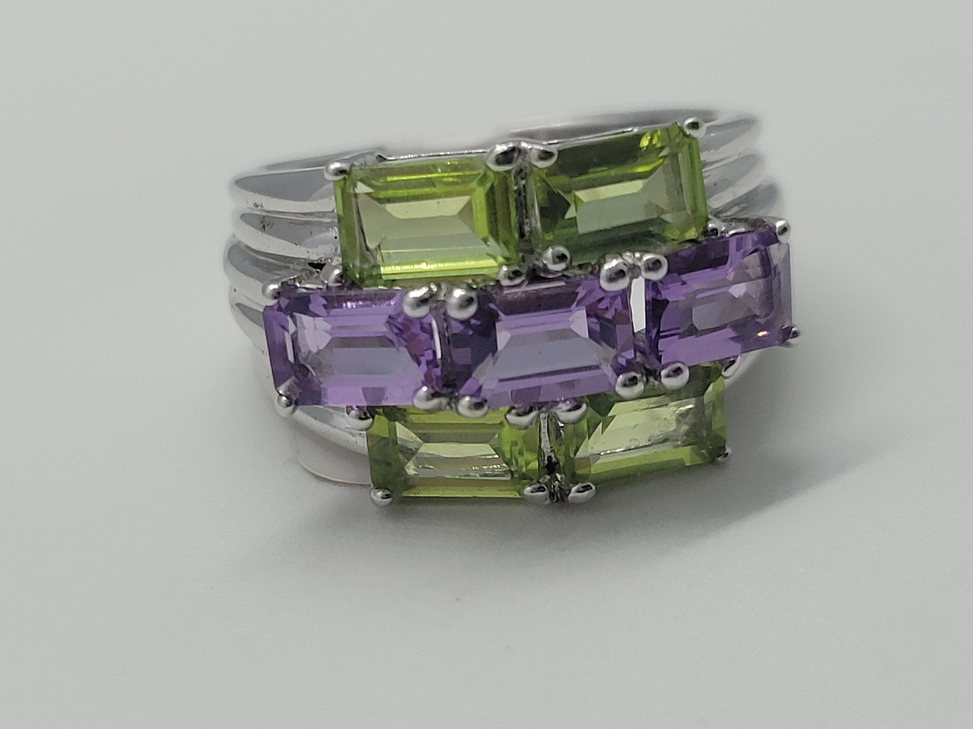 Vintage Peridot and Amethyst Ring in 925 Sterling Silver