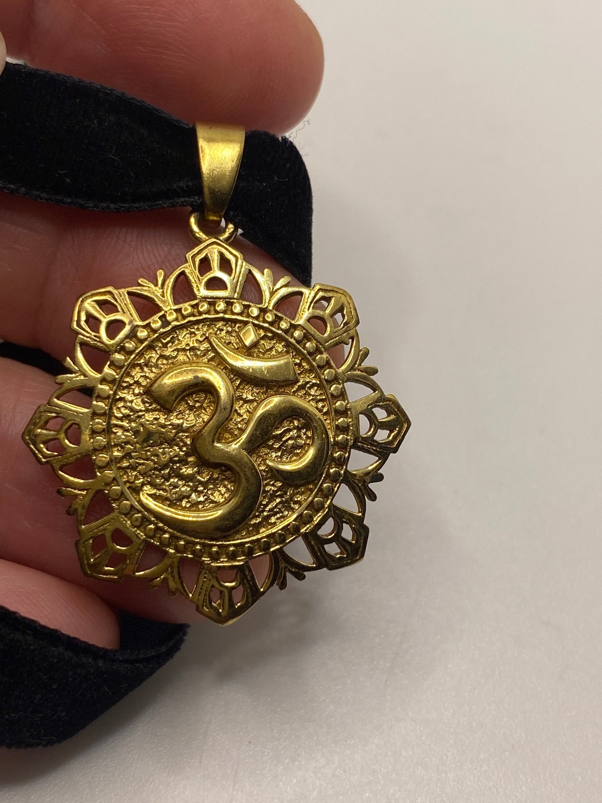Vintage Ohm Shanti Bronze Velvet Choker Necklace.