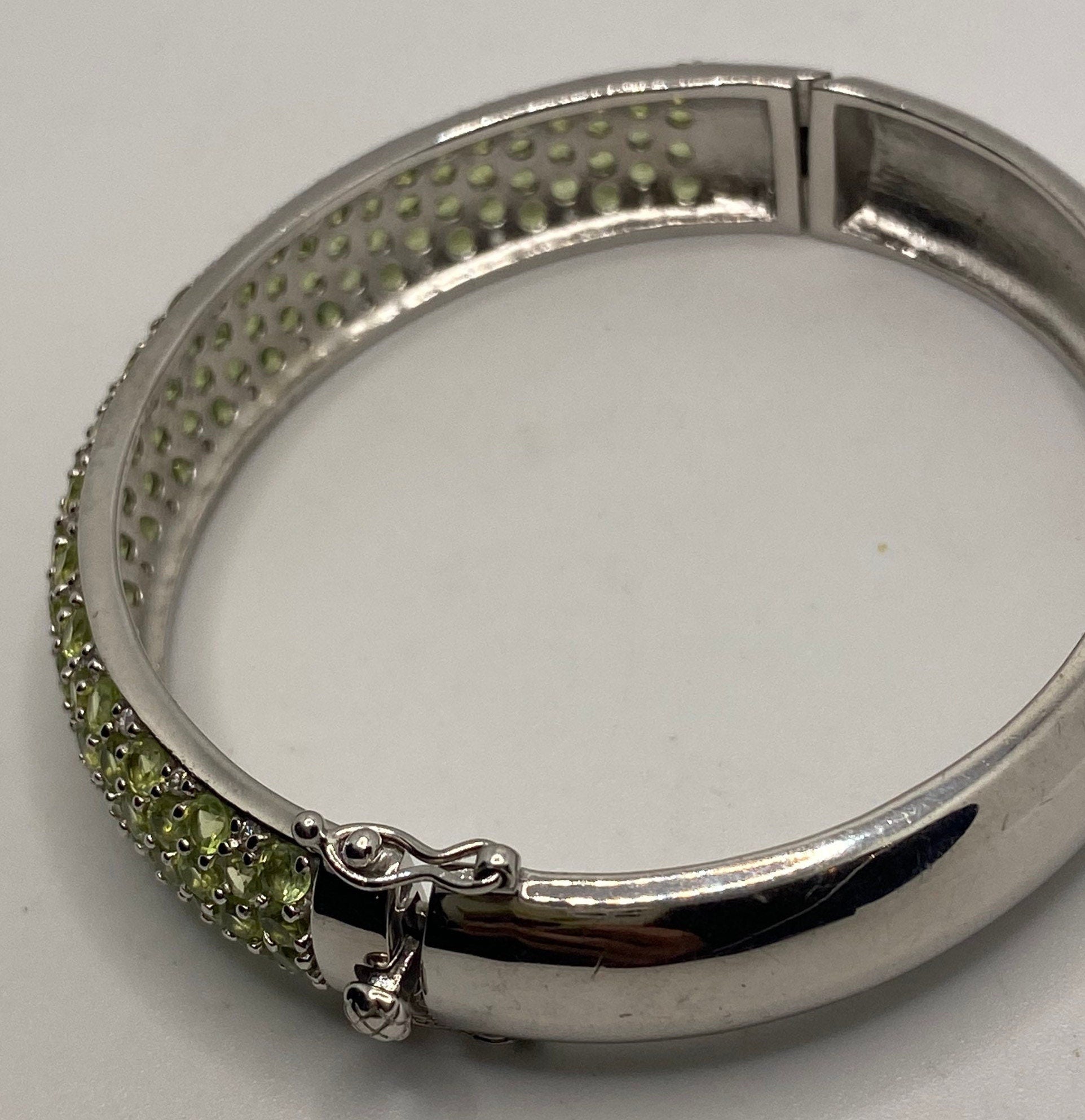 Vintage Green Peridot 925 Sterling Silver Bangle Bracelet