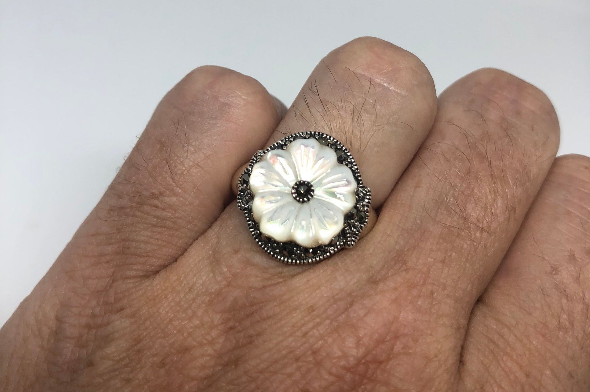 Vintage Mother of Pearl 925 Sterling Silver Marcasite Flower Ring