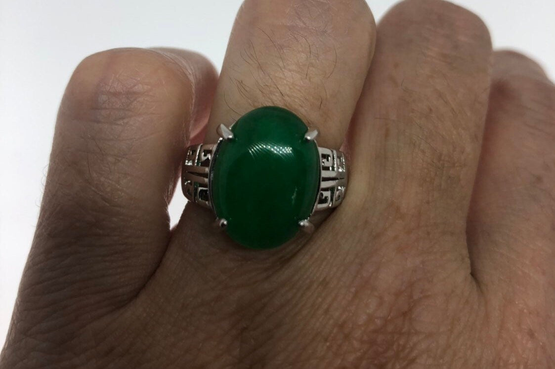 Vintage Lucky Green Nephrite Jade Ring