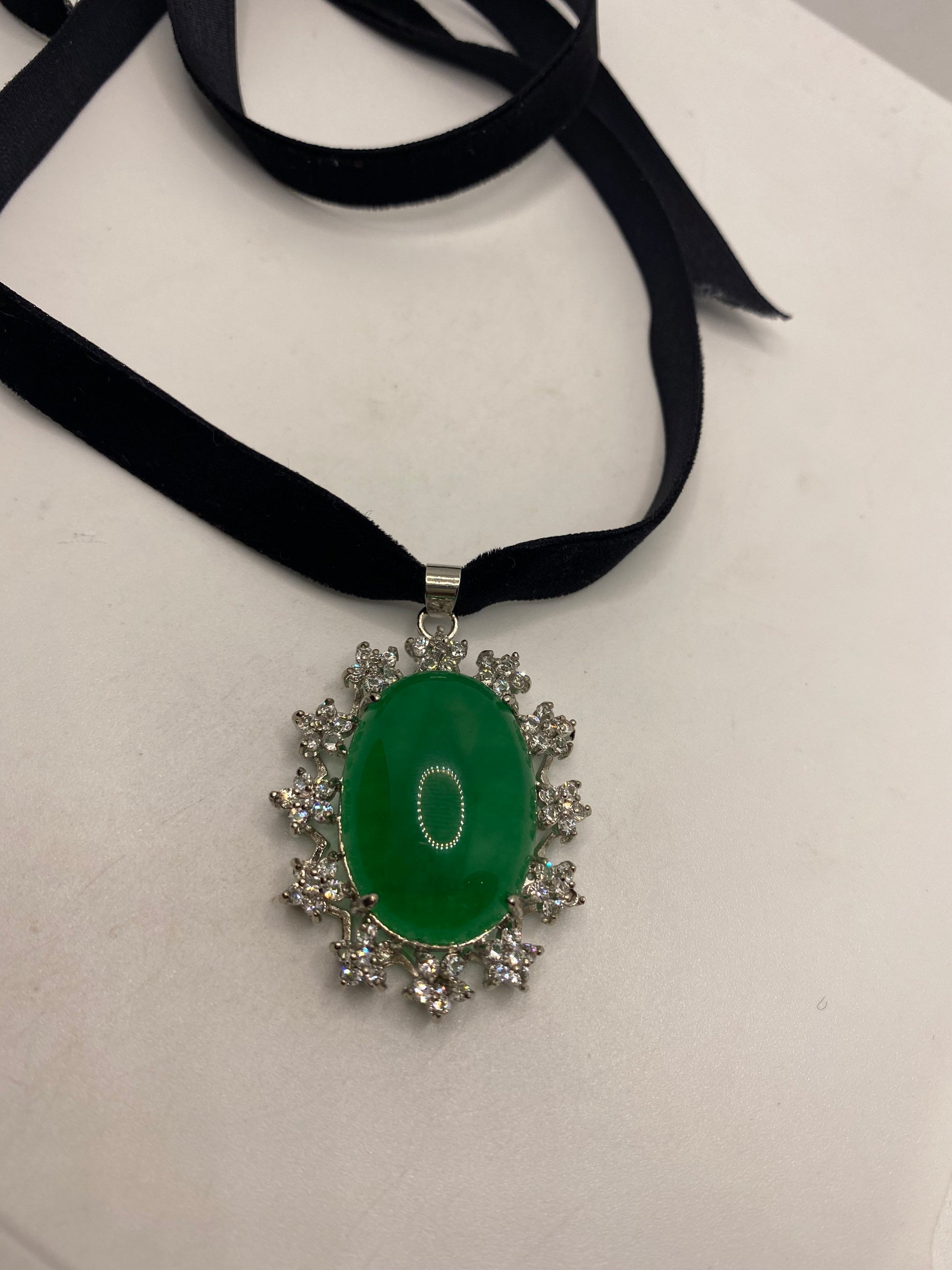 Vintage Green Jade Choker Silver Finish Necklace Pendant