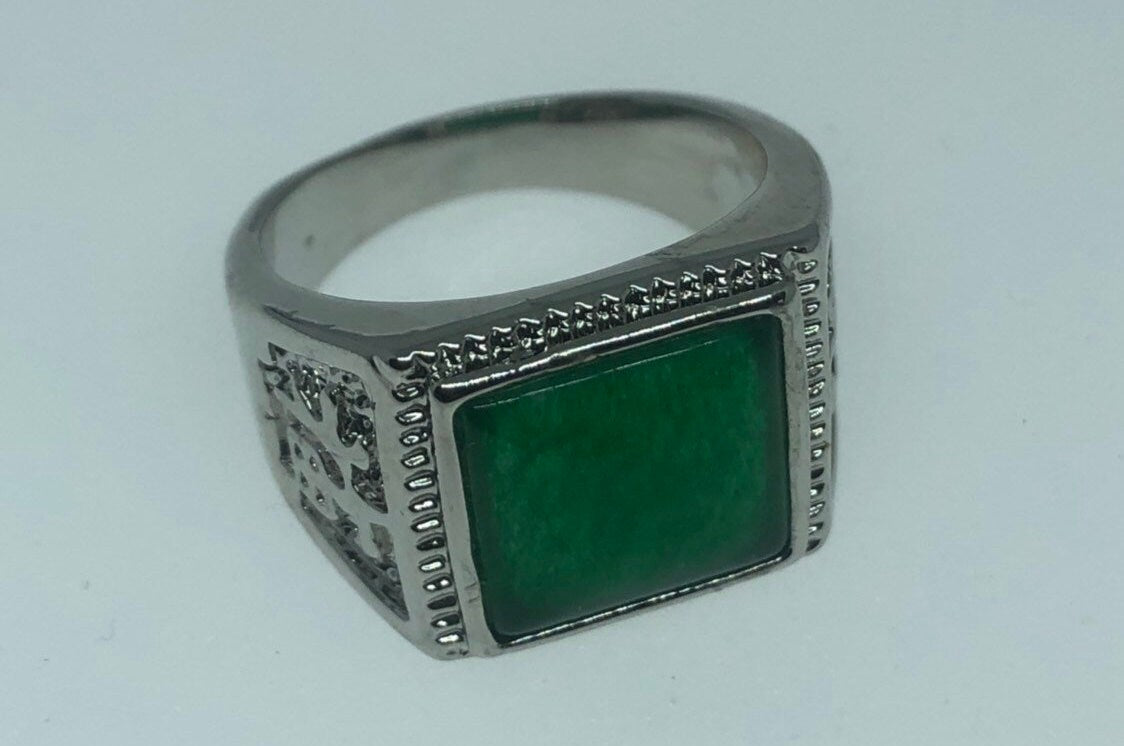 Vintage Lucky Green Nephrite Jade Ring