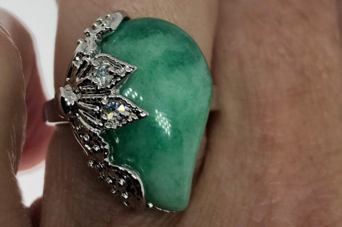 Vintage Lucky Green Nephrite Jade Ring