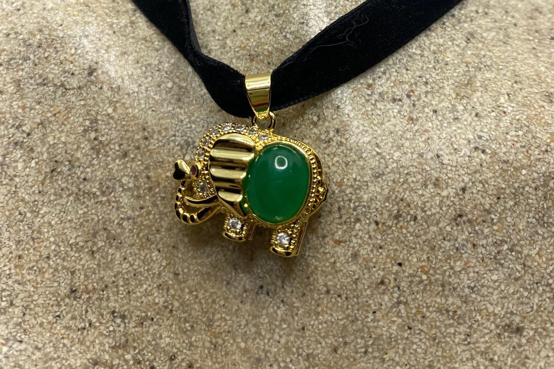 Vintage Green Jade Choker Gold Finish Elephant Necklace Pendant