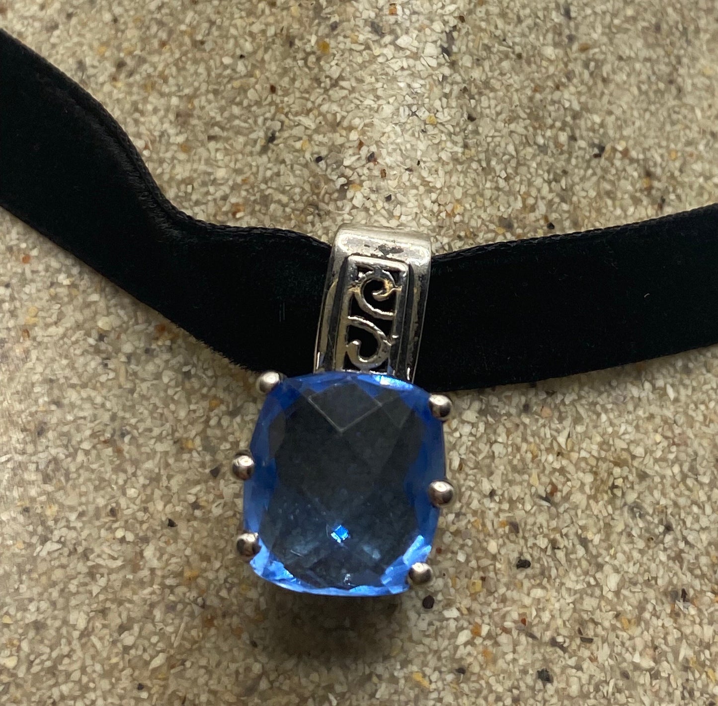 Vintage Blue Topaz 925 Sterling Silver Choker Necklace Pendant