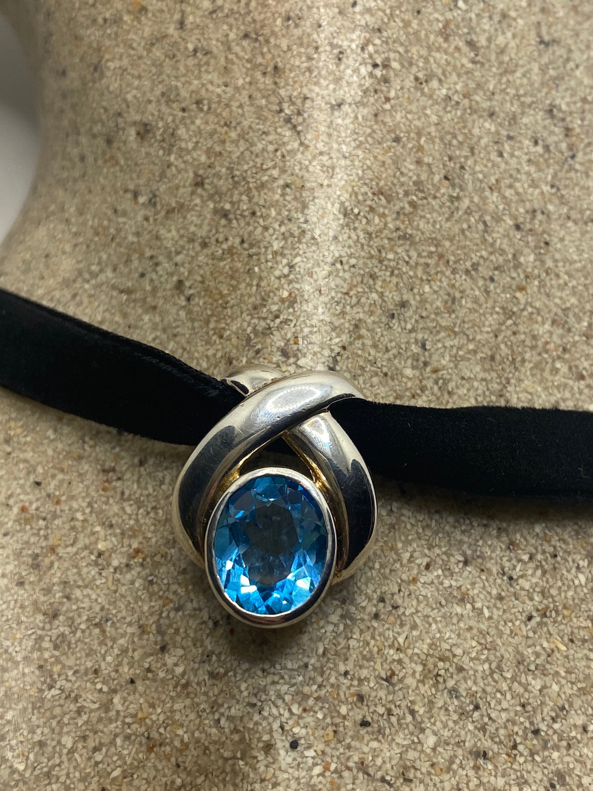 Vintage Blue Topaz 925 Sterling Silver Choker Necklace Pendant