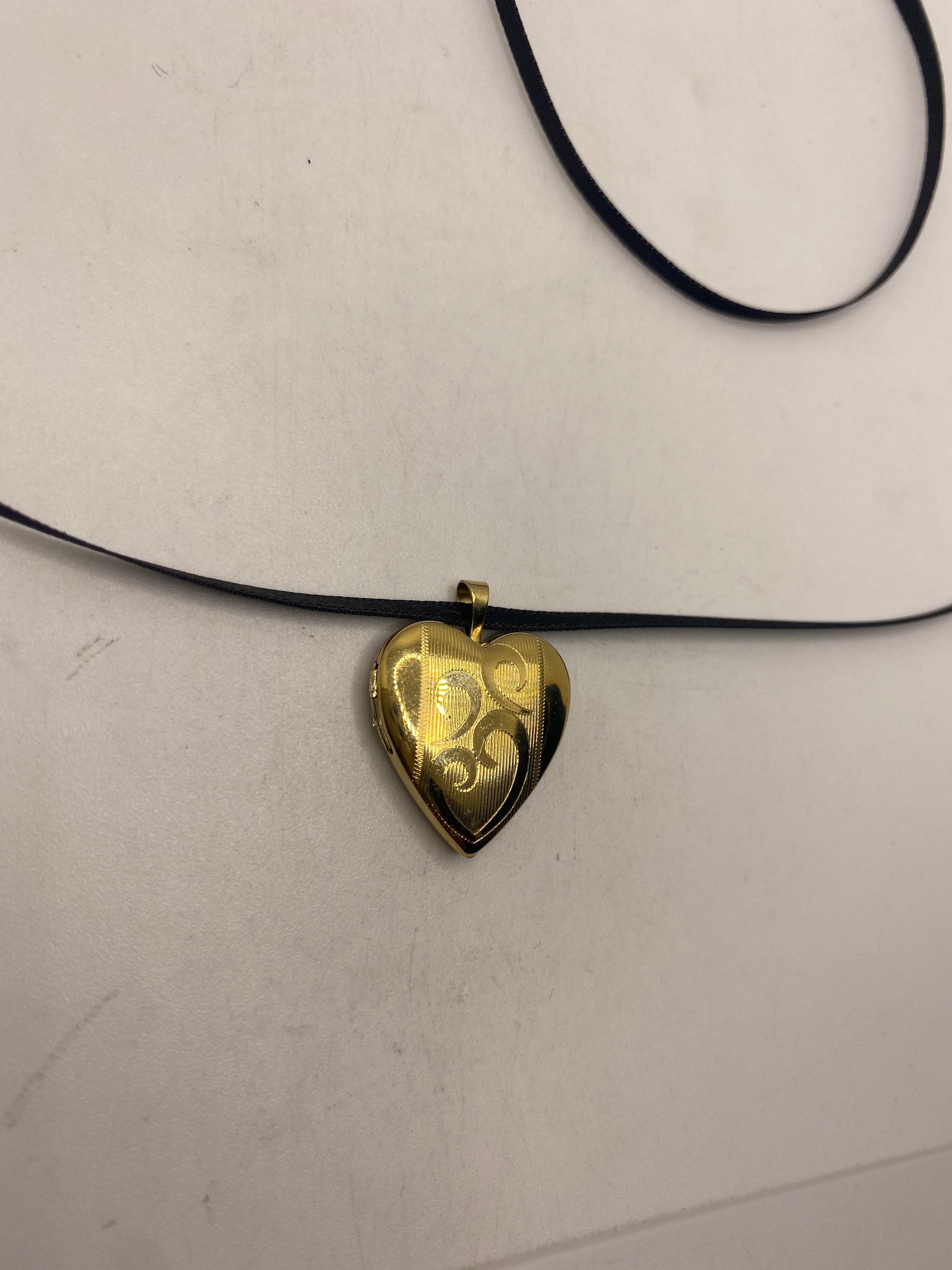Vintage Gold Locket | Tiny Heart 9k Gold Filled Pendant Photo Memory Charm Engraved Etched Design | Choker Necklace