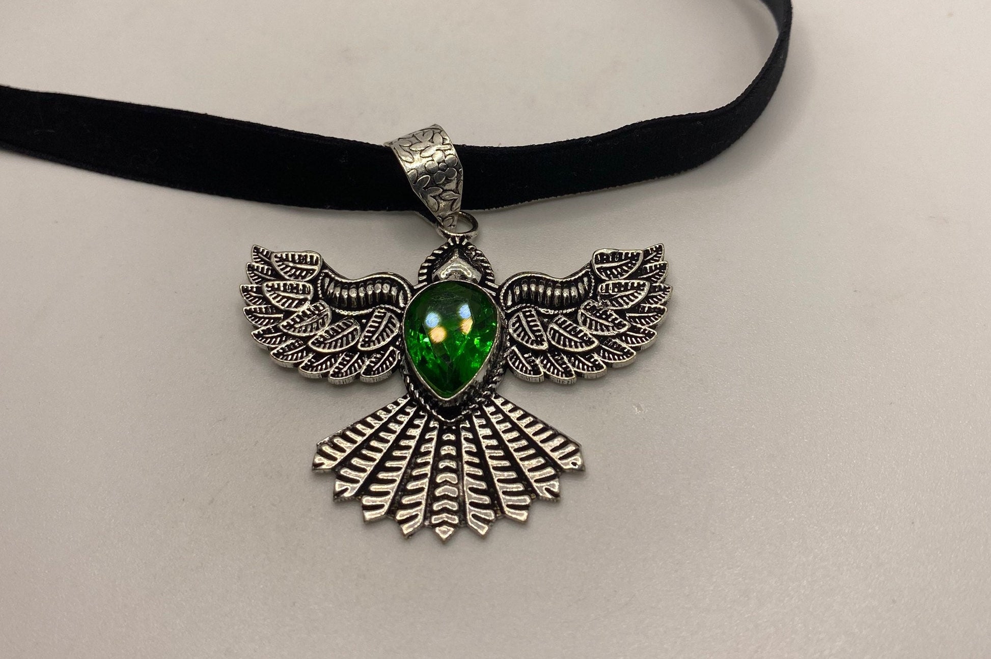 Vintage Green Glass Antique Black Velvet Ribbon Choker Necklace